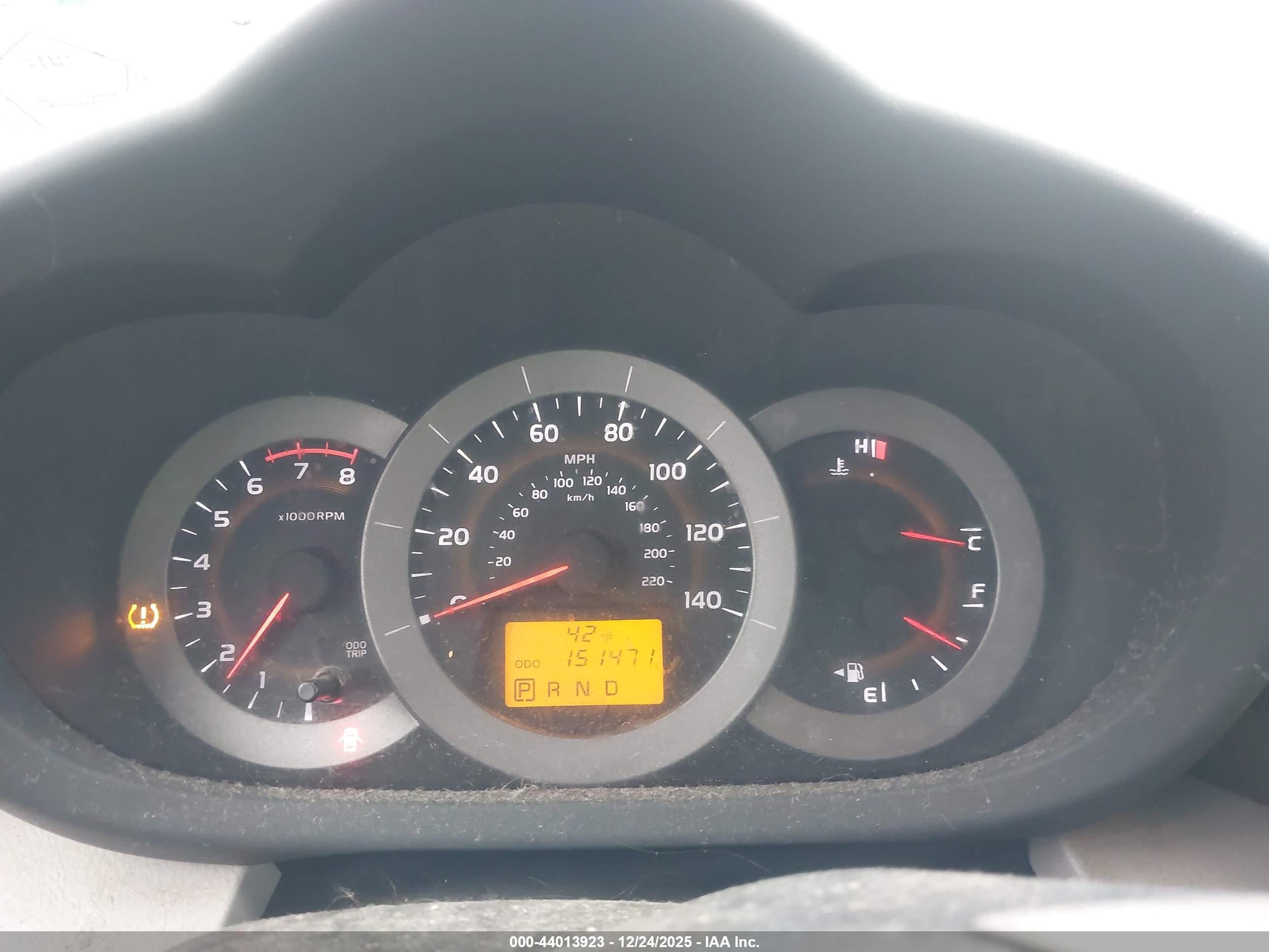 TOYOTA RAV4 image 7