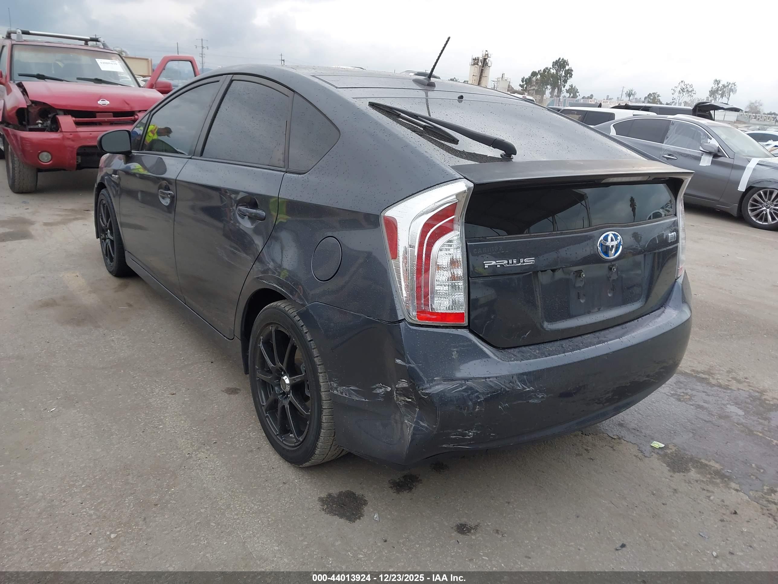 TOYOTA PRIUS image 3