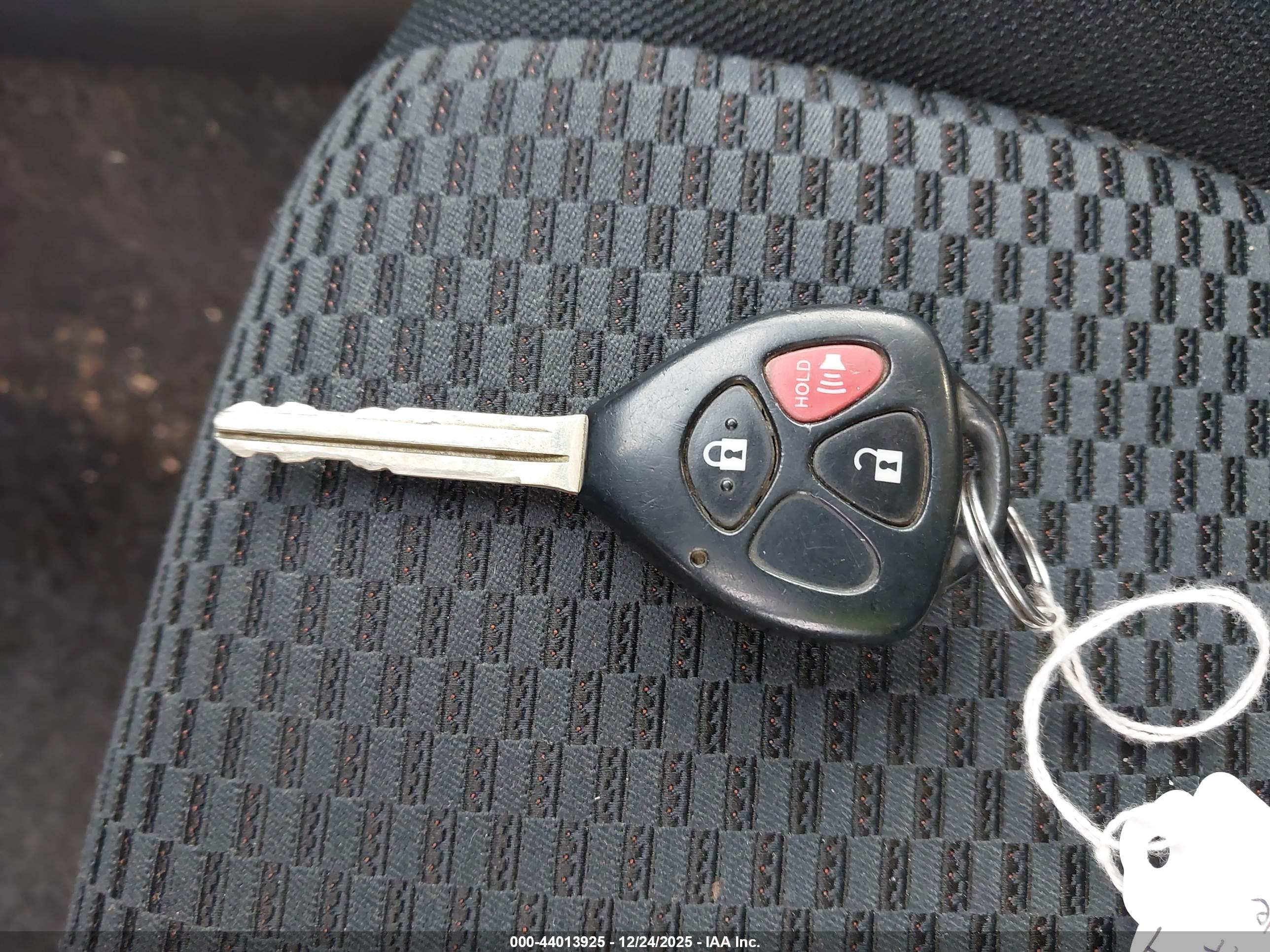 TOYOTA RAV4 image 11