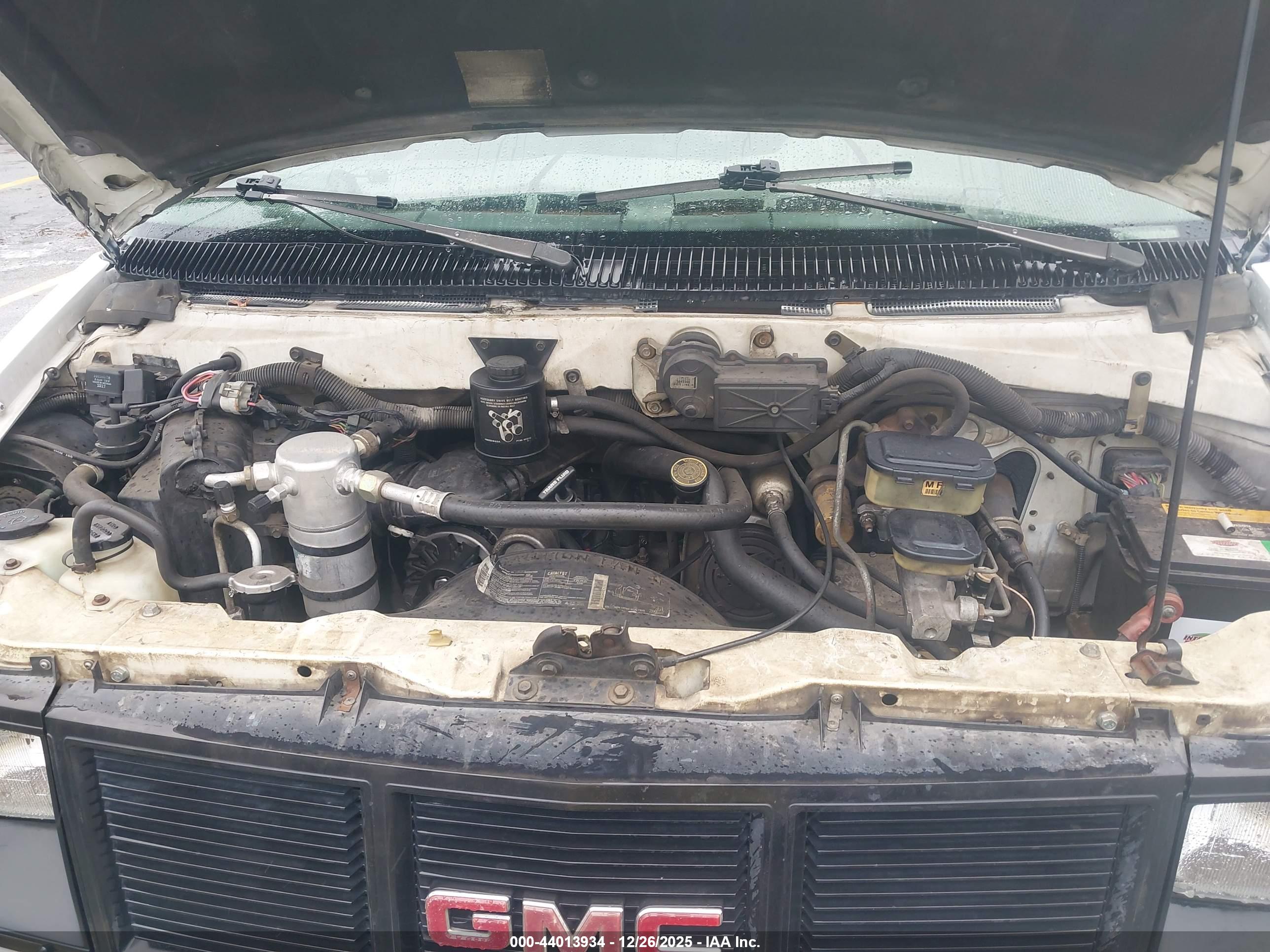 GMC SAFARI image 10