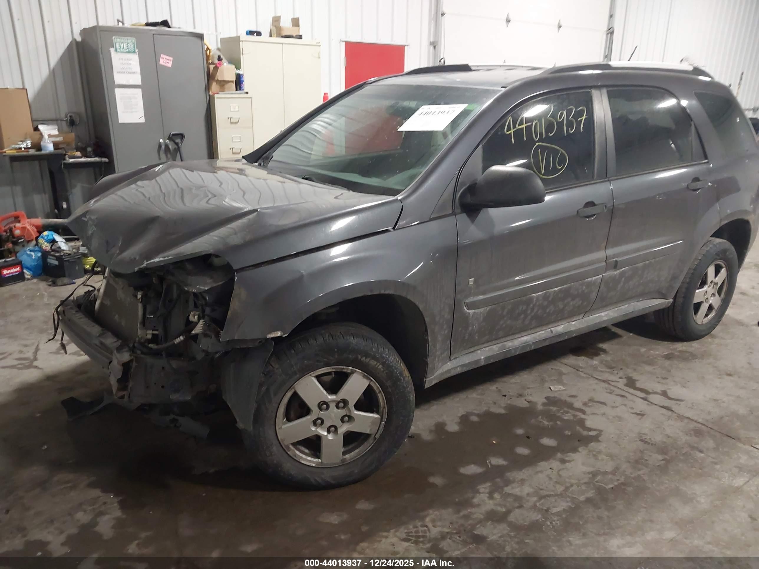 CHEVROLET EQUINOX image 2