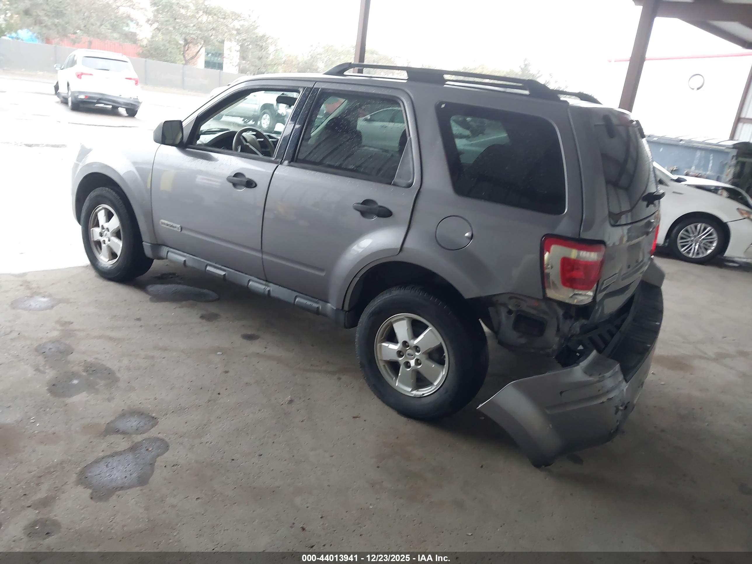 FORD ESCAPE image 3