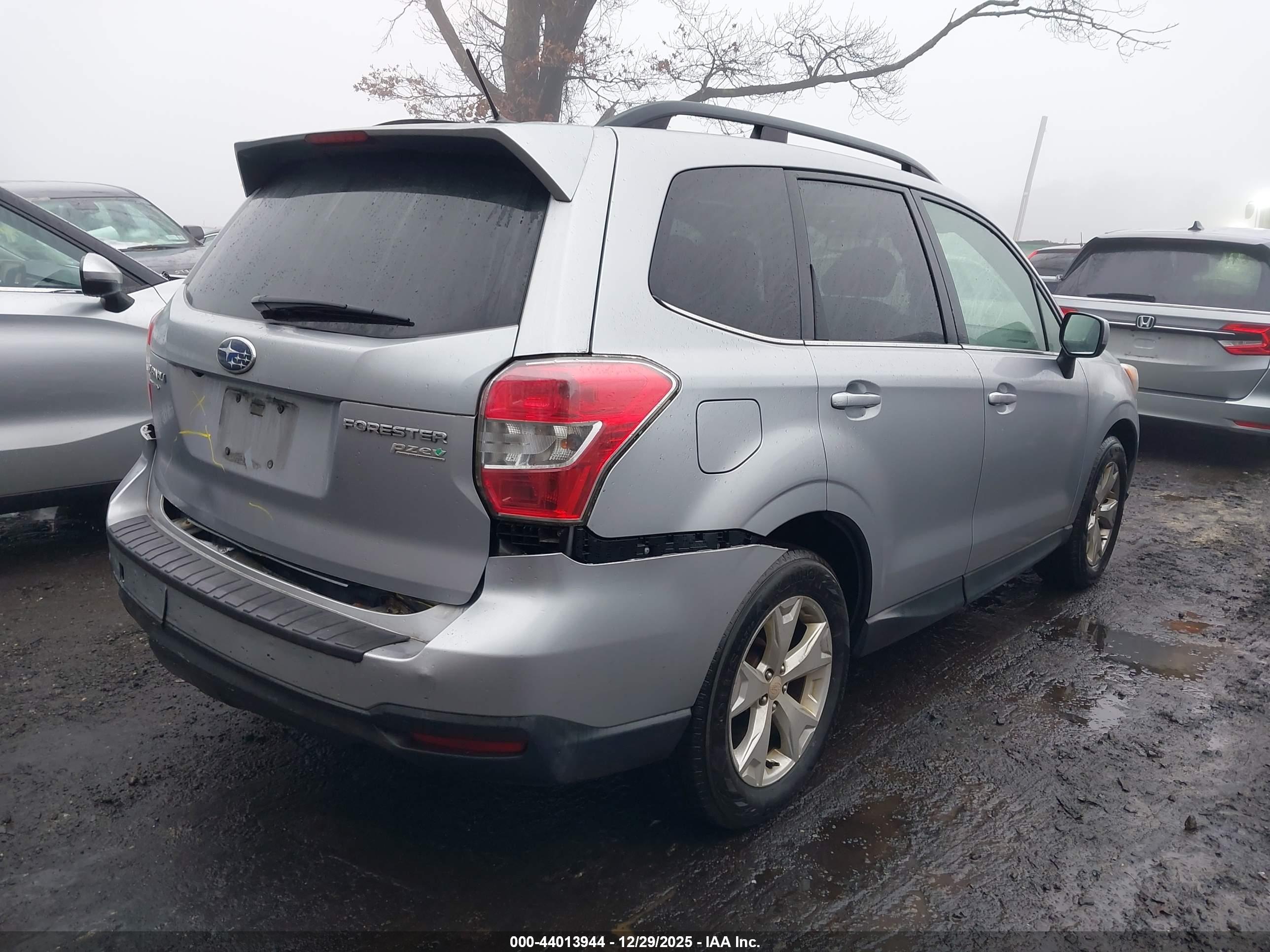 SUBARU FORESTER image 4