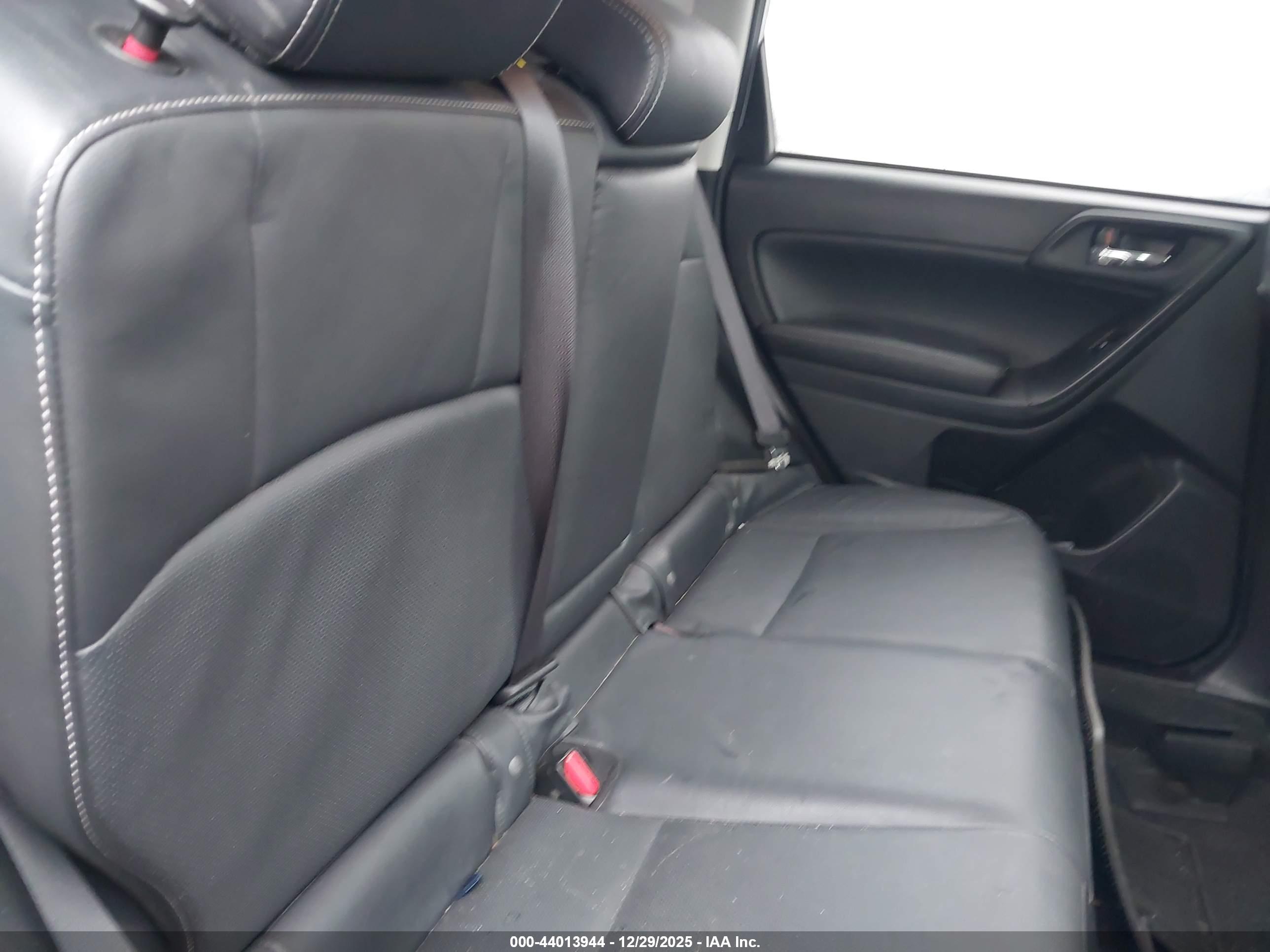 SUBARU FORESTER image 8