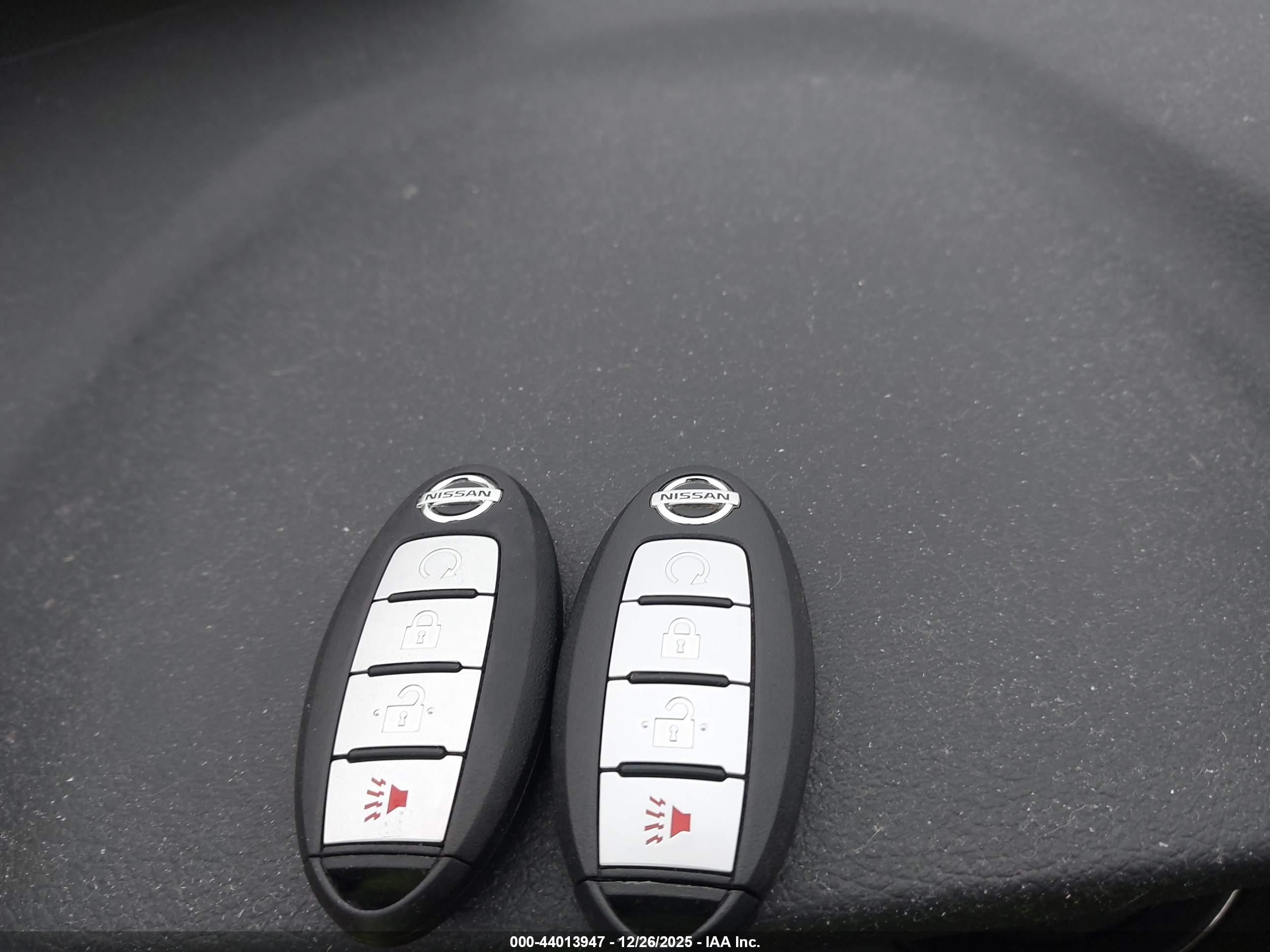 NISSAN ROGUE image 11
