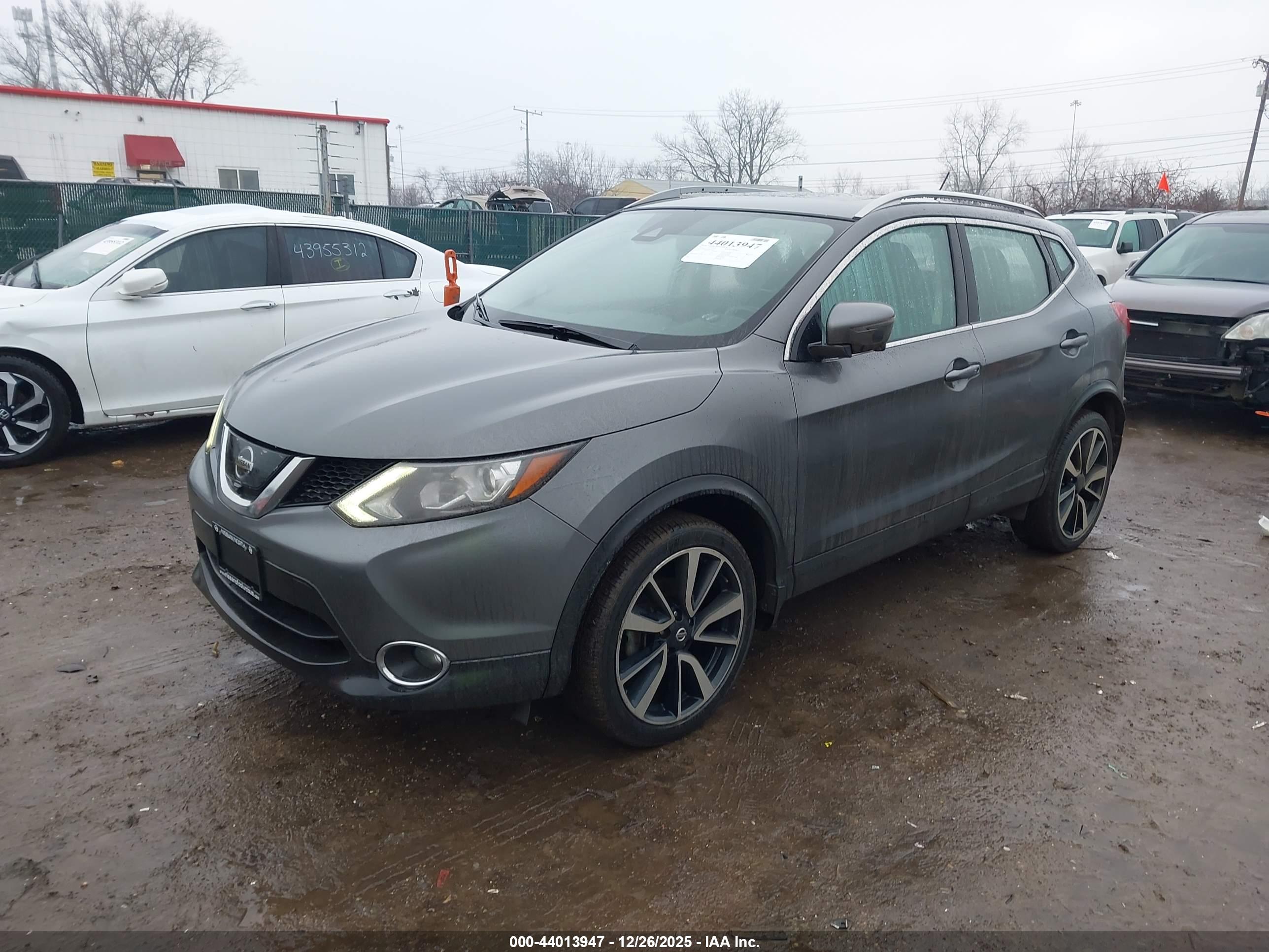 NISSAN ROGUE image 2