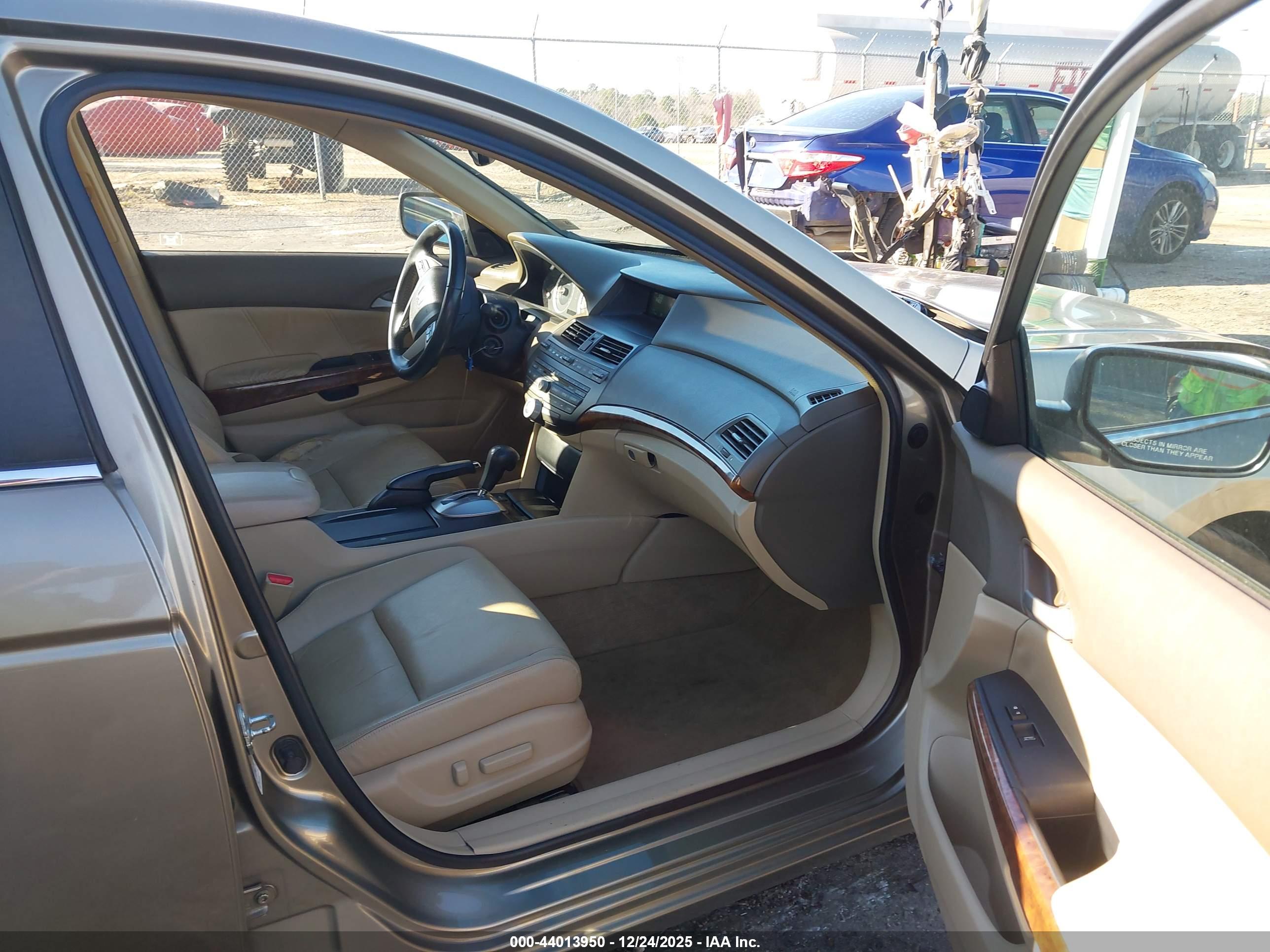 HONDA ACCORD image 5