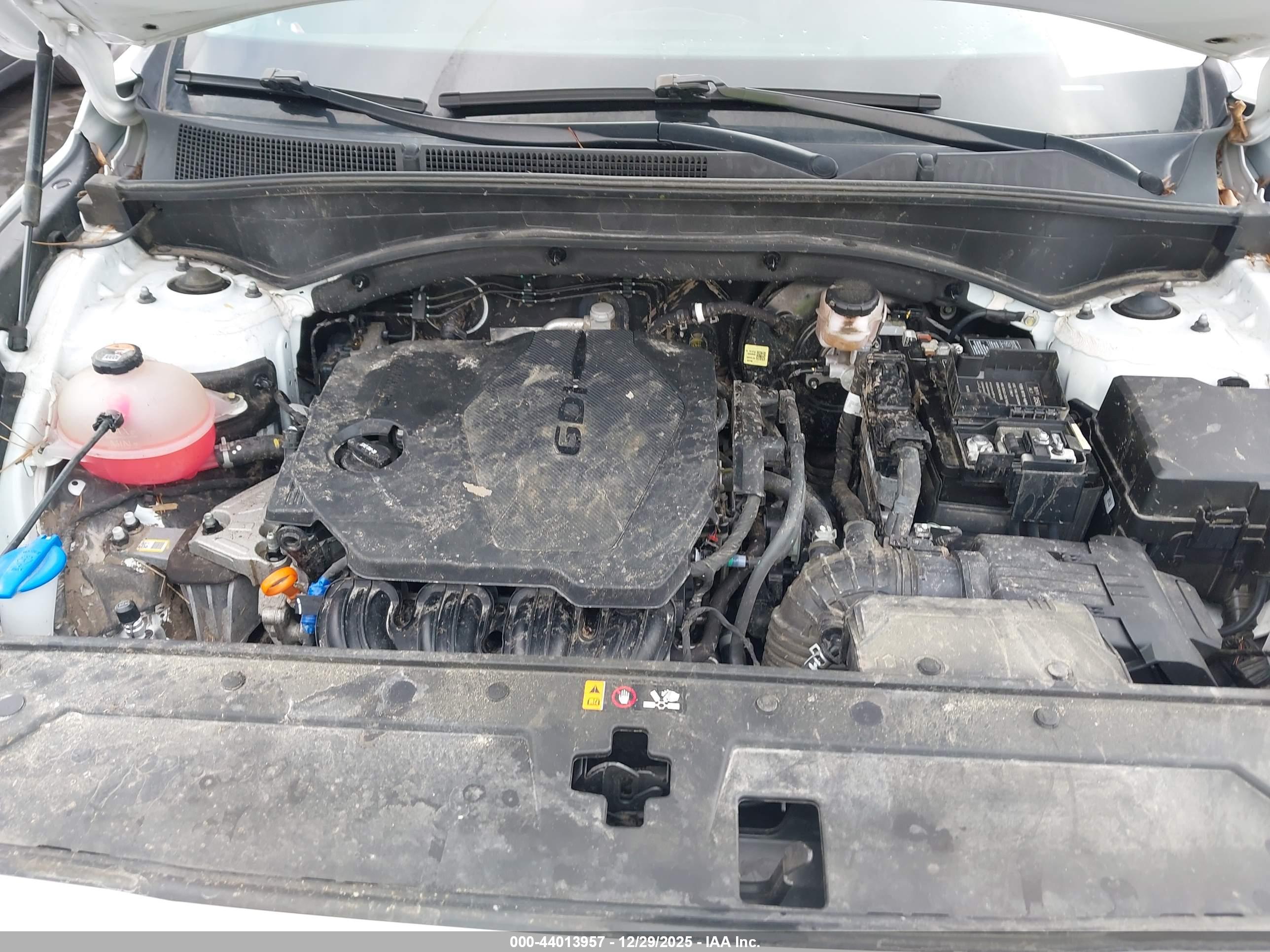HYUNDAI SANTA image 10