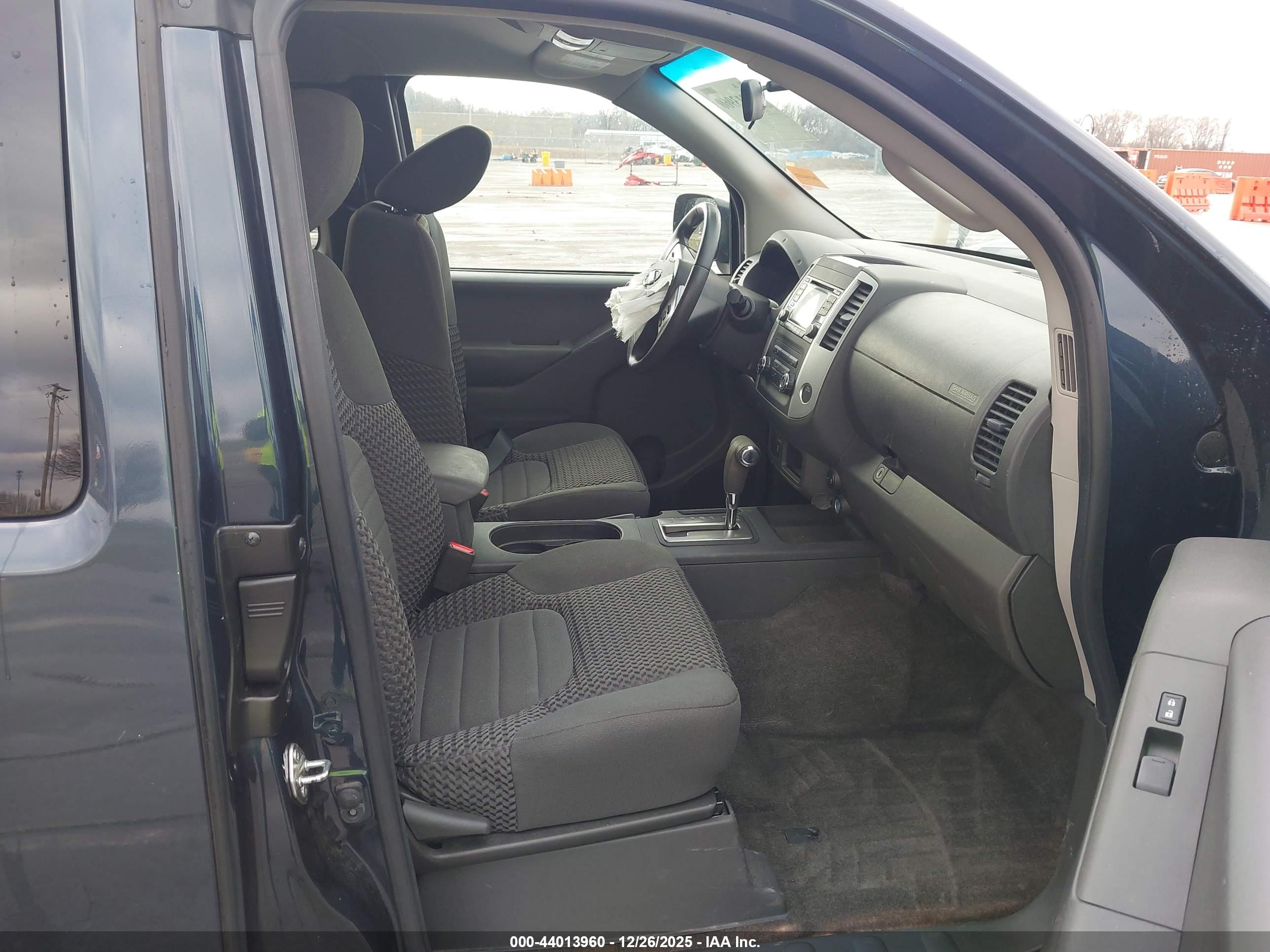 NISSAN FRONTIER image 5
