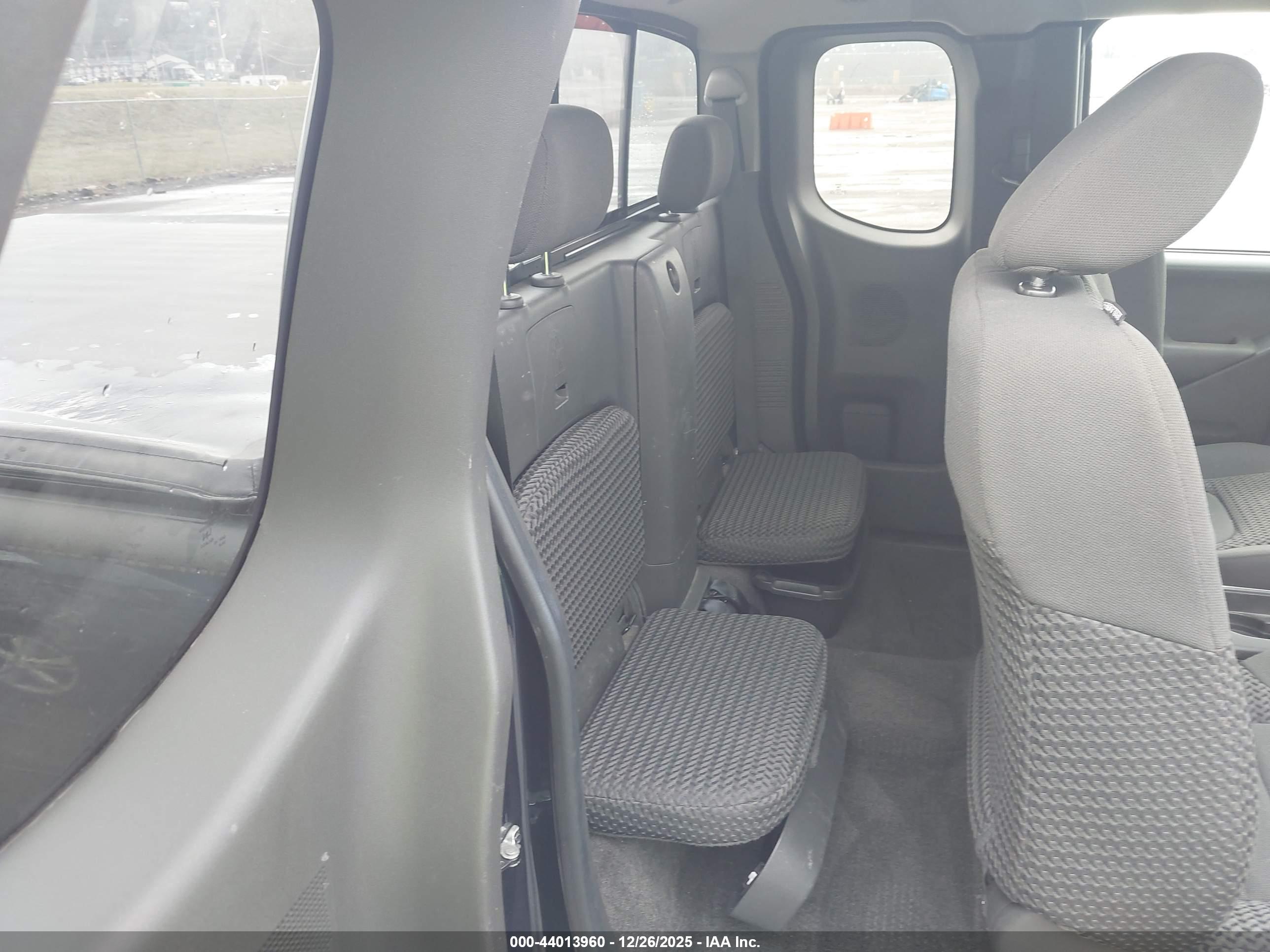NISSAN FRONTIER image 8