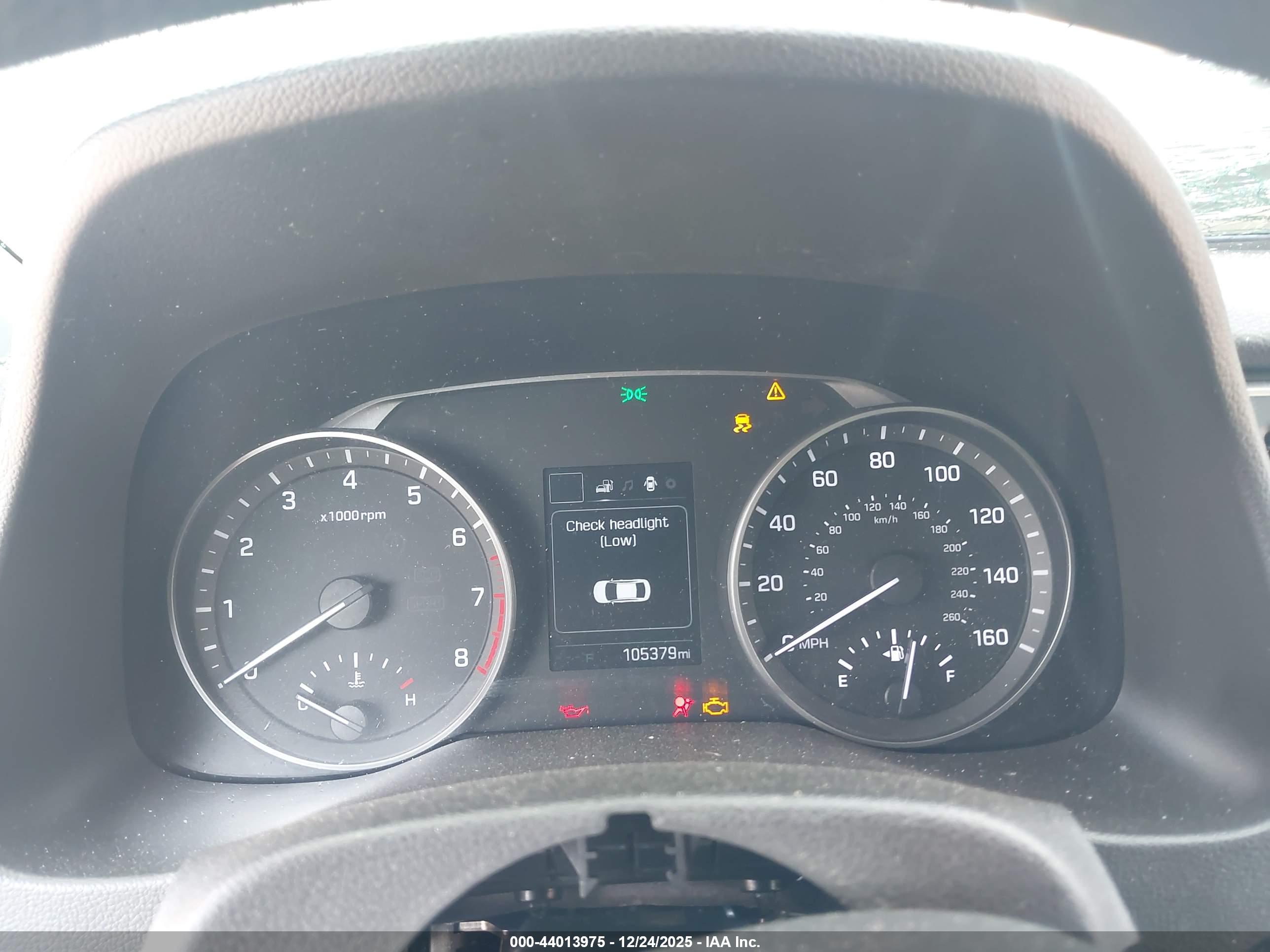HYUNDAI ELANTRA image 7