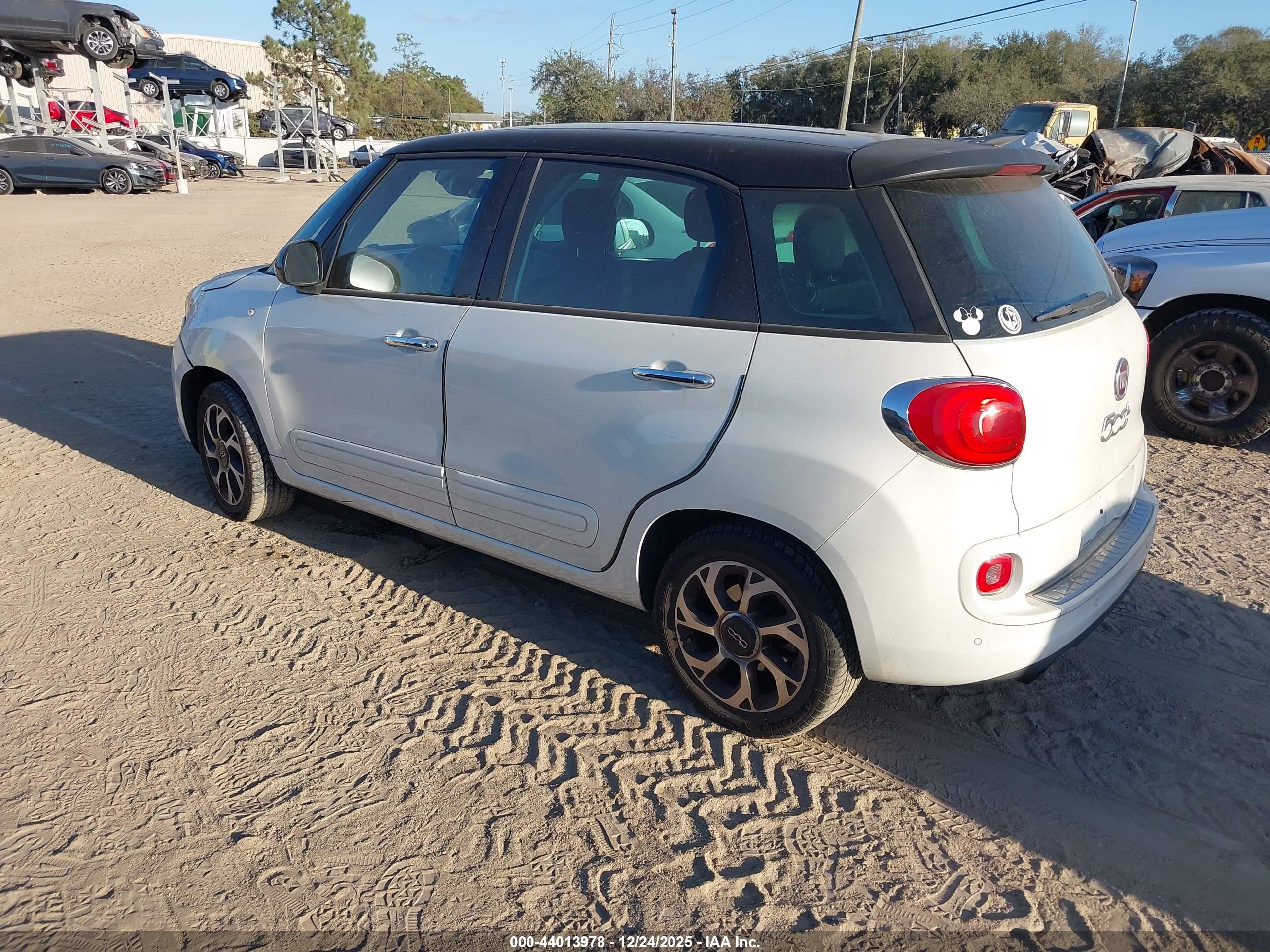 FIAT 500L image 3