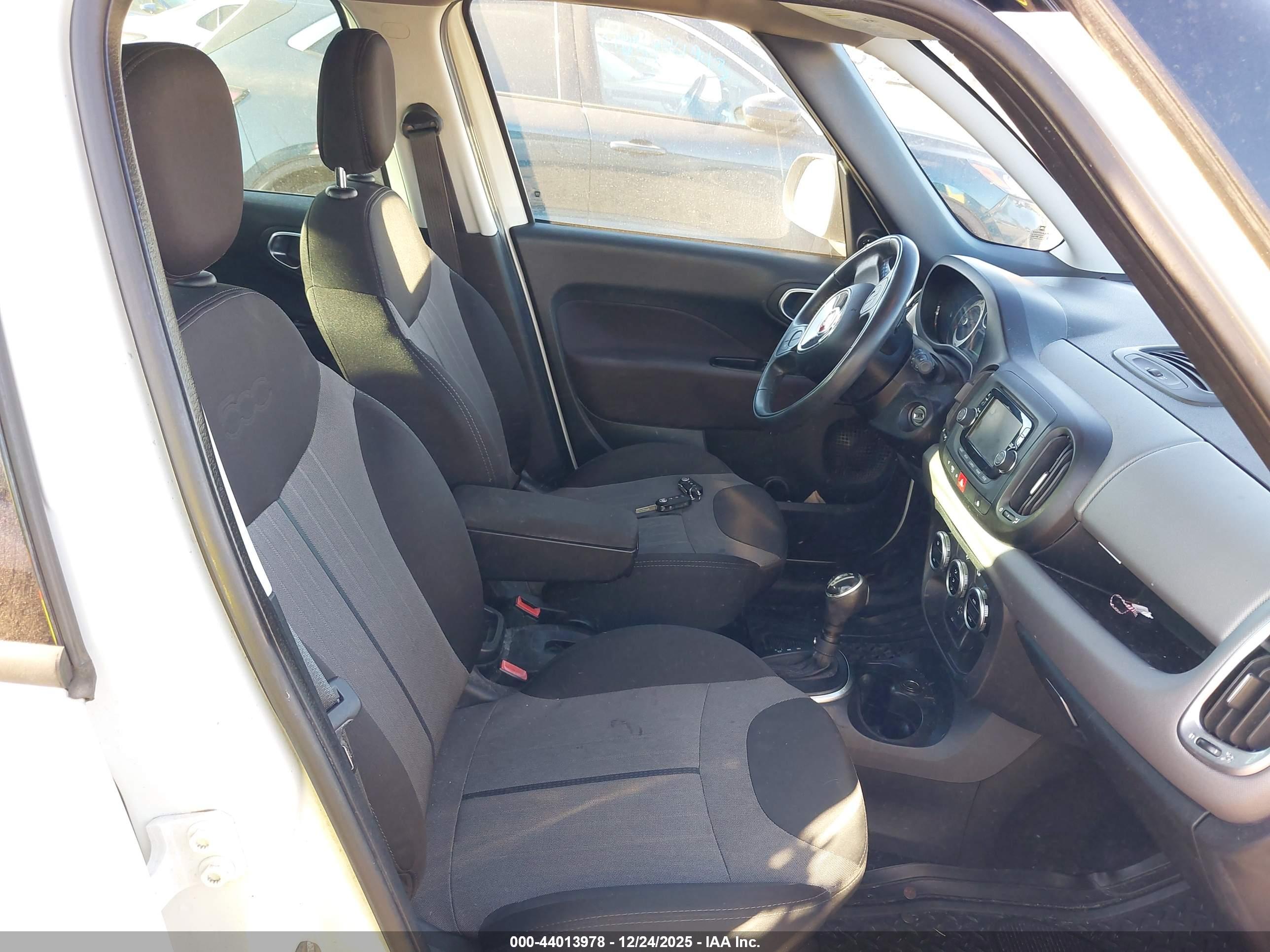 FIAT 500L image 5