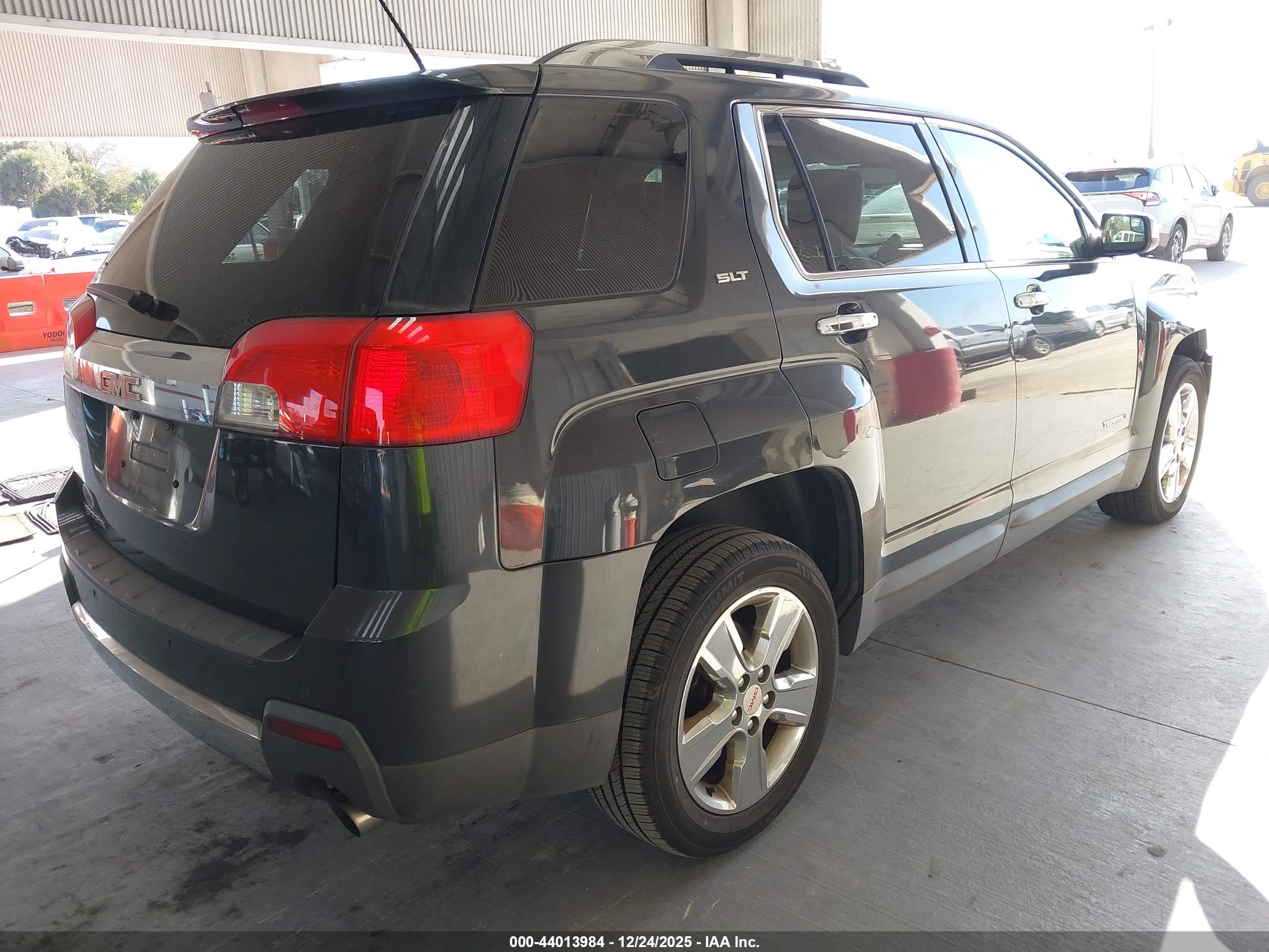 GMC TERRAIN image 4