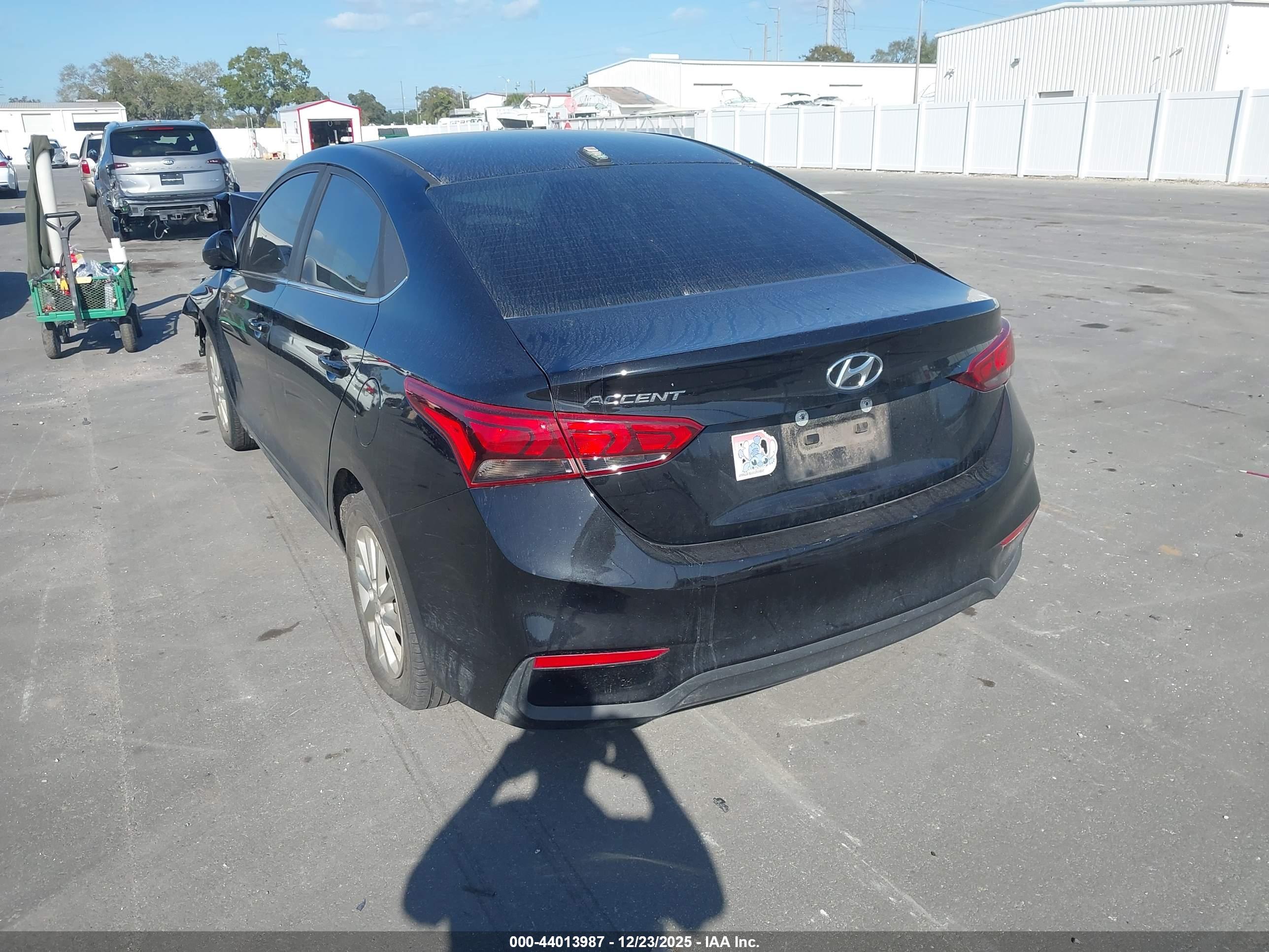 HYUNDAI ACCENT image 3