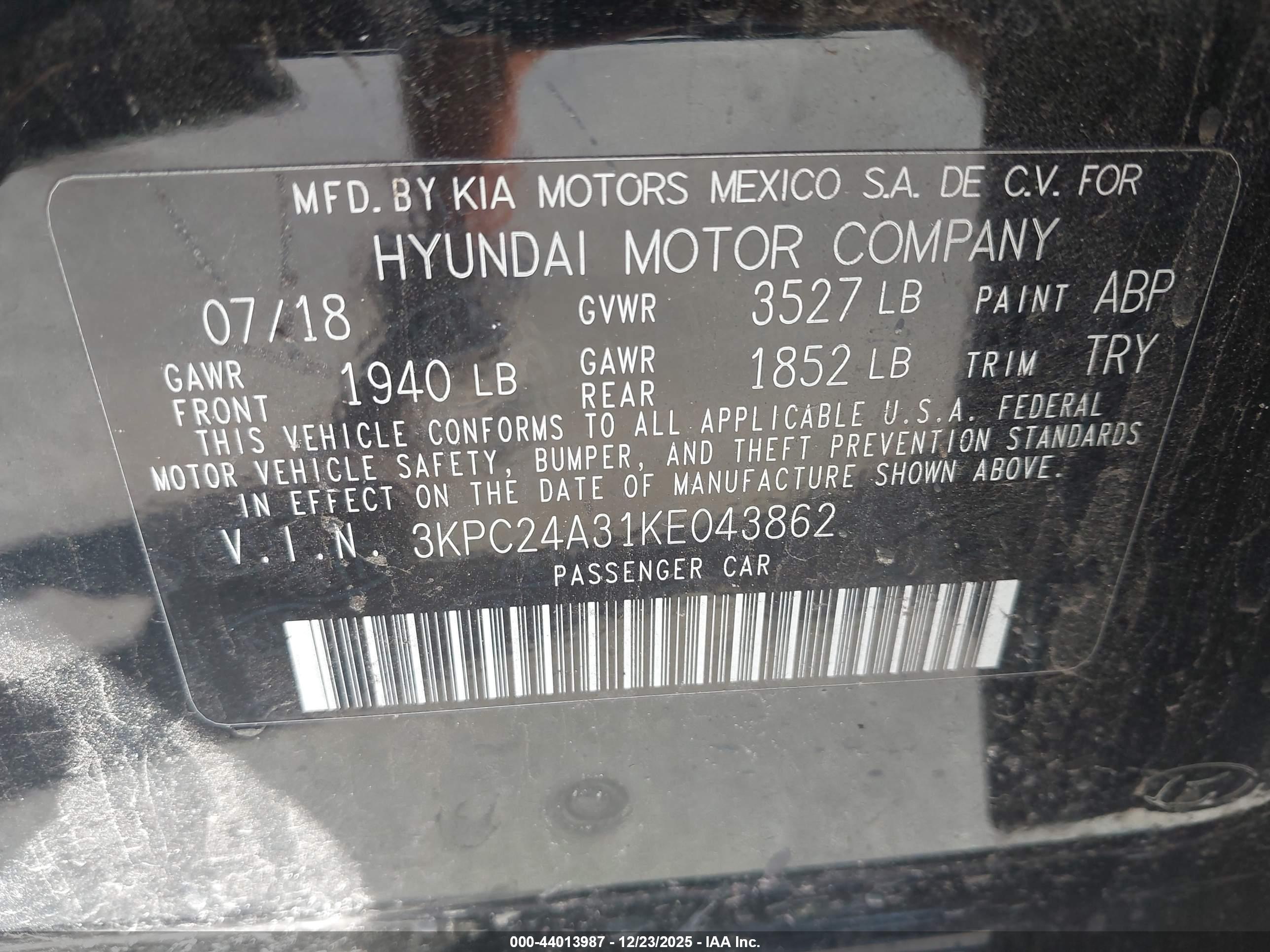 HYUNDAI ACCENT image 9