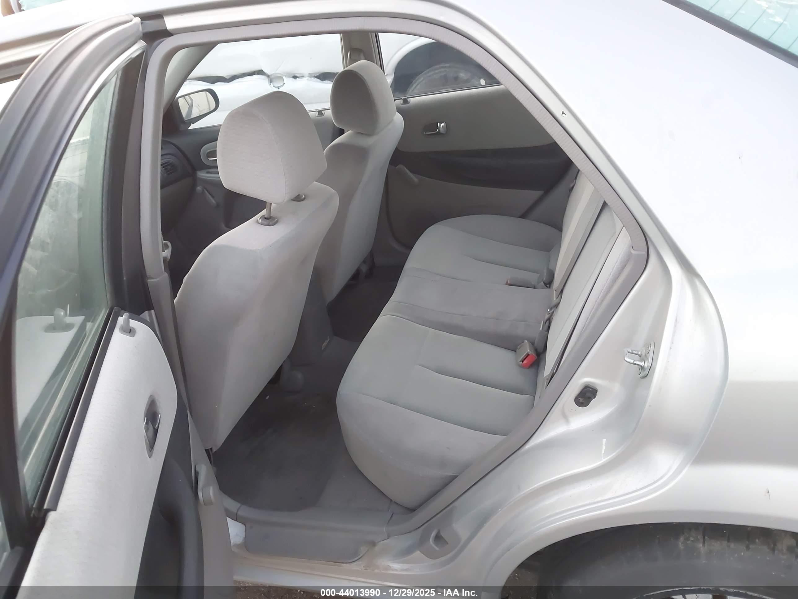 MAZDA PROTEGE image 8