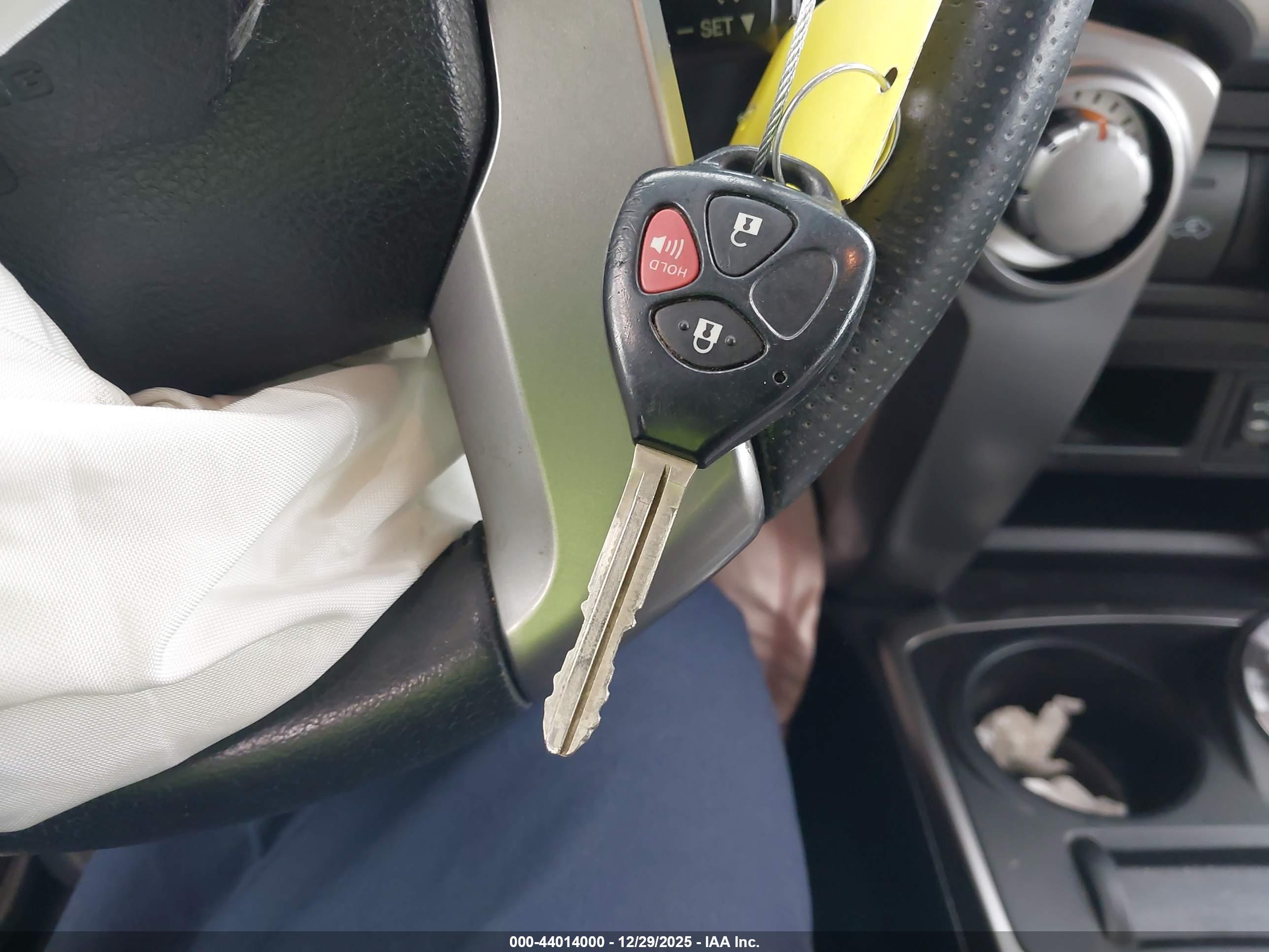 TOYOTA 4RUNNER image 11
