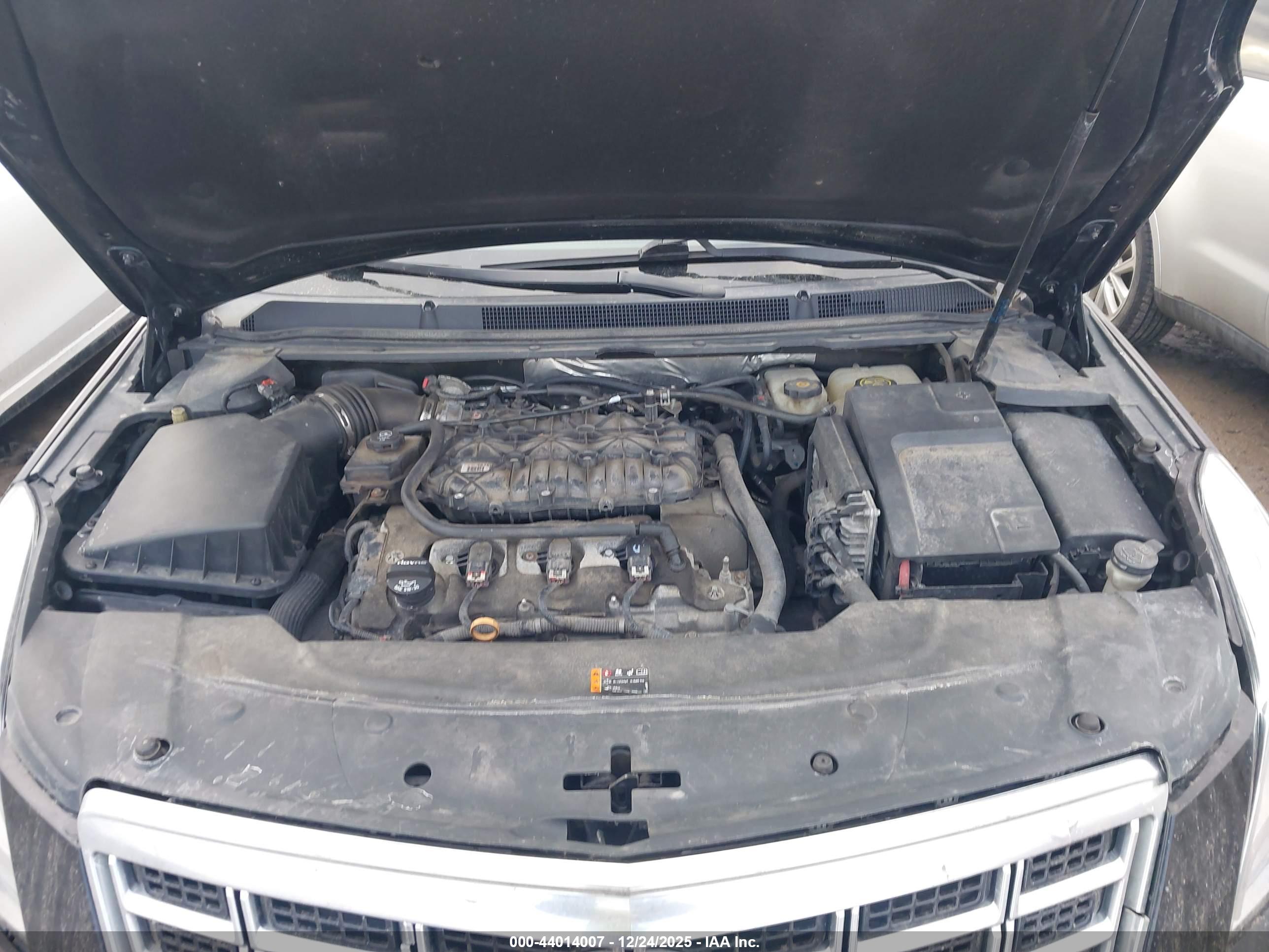 CADILLAC XTS image 10