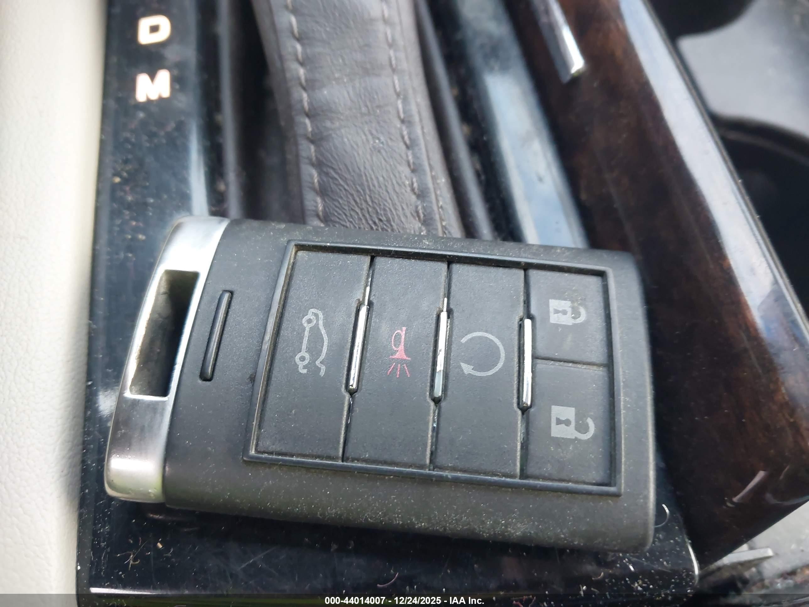 CADILLAC XTS image 11