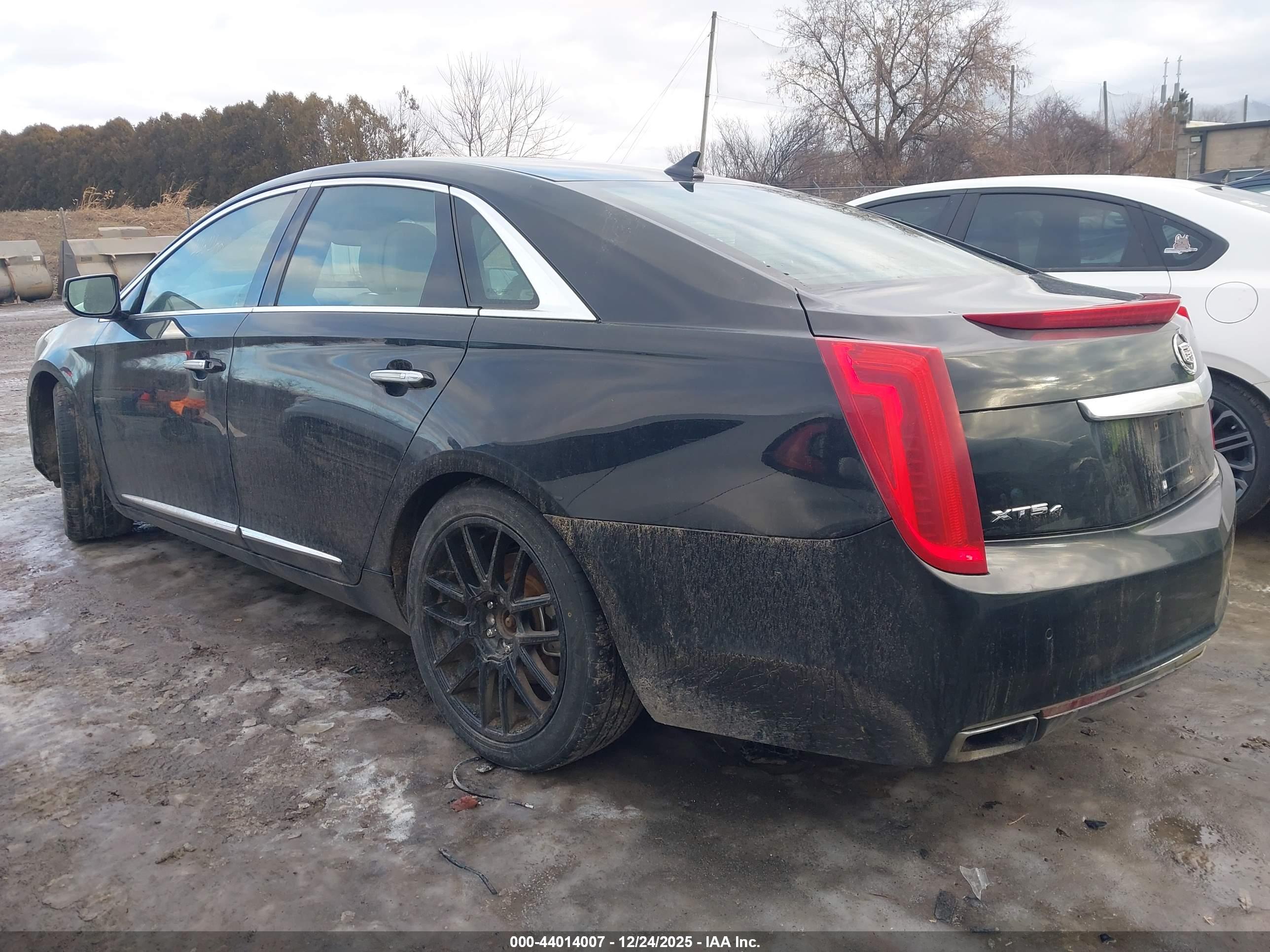 CADILLAC XTS image 3