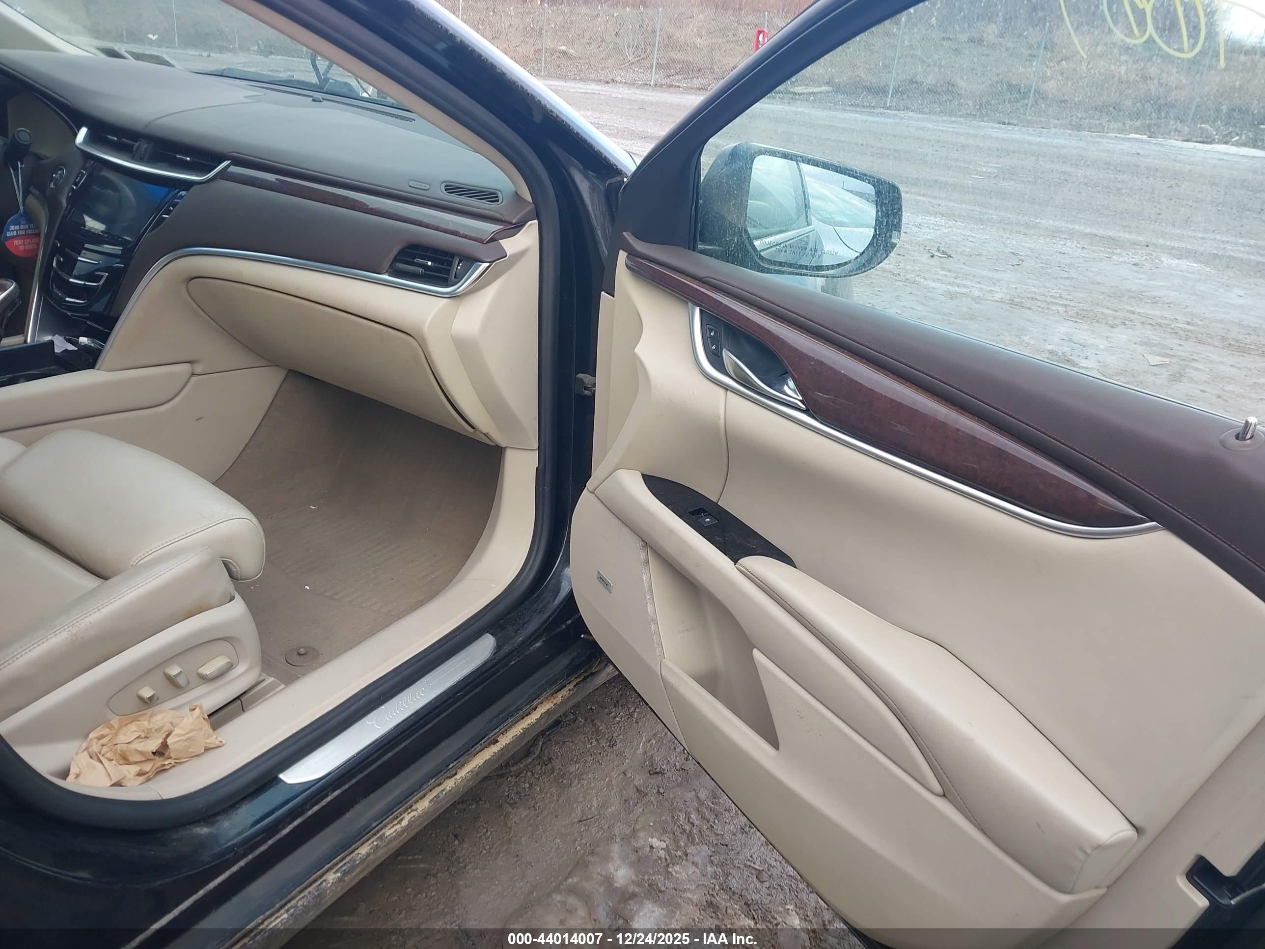 CADILLAC XTS image 5