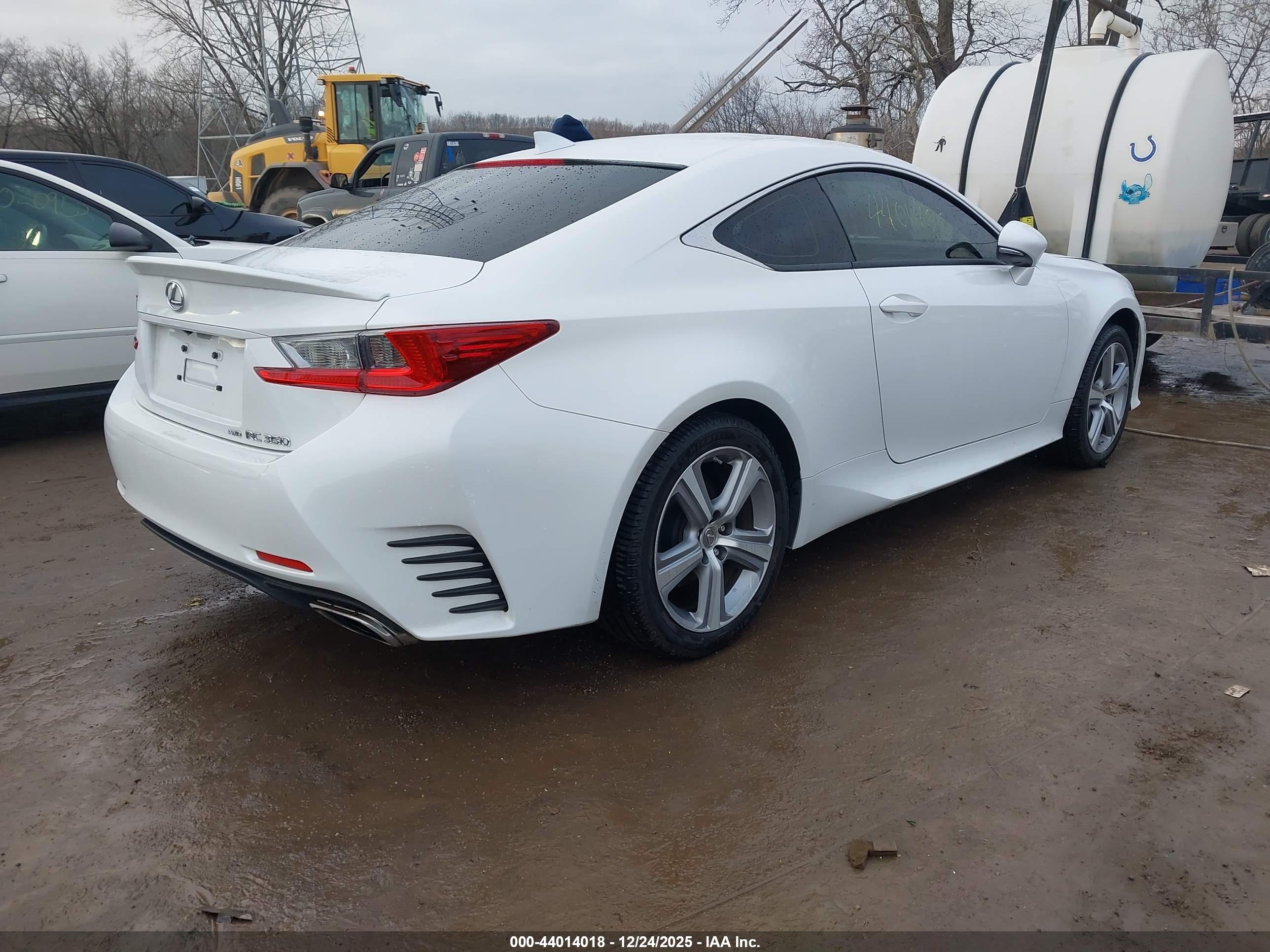 LEXUS RC image 4