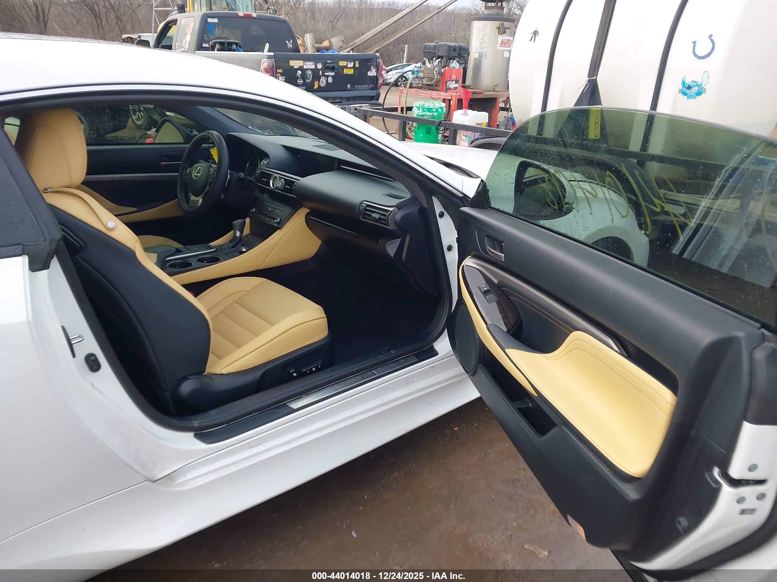 LEXUS RC image 5