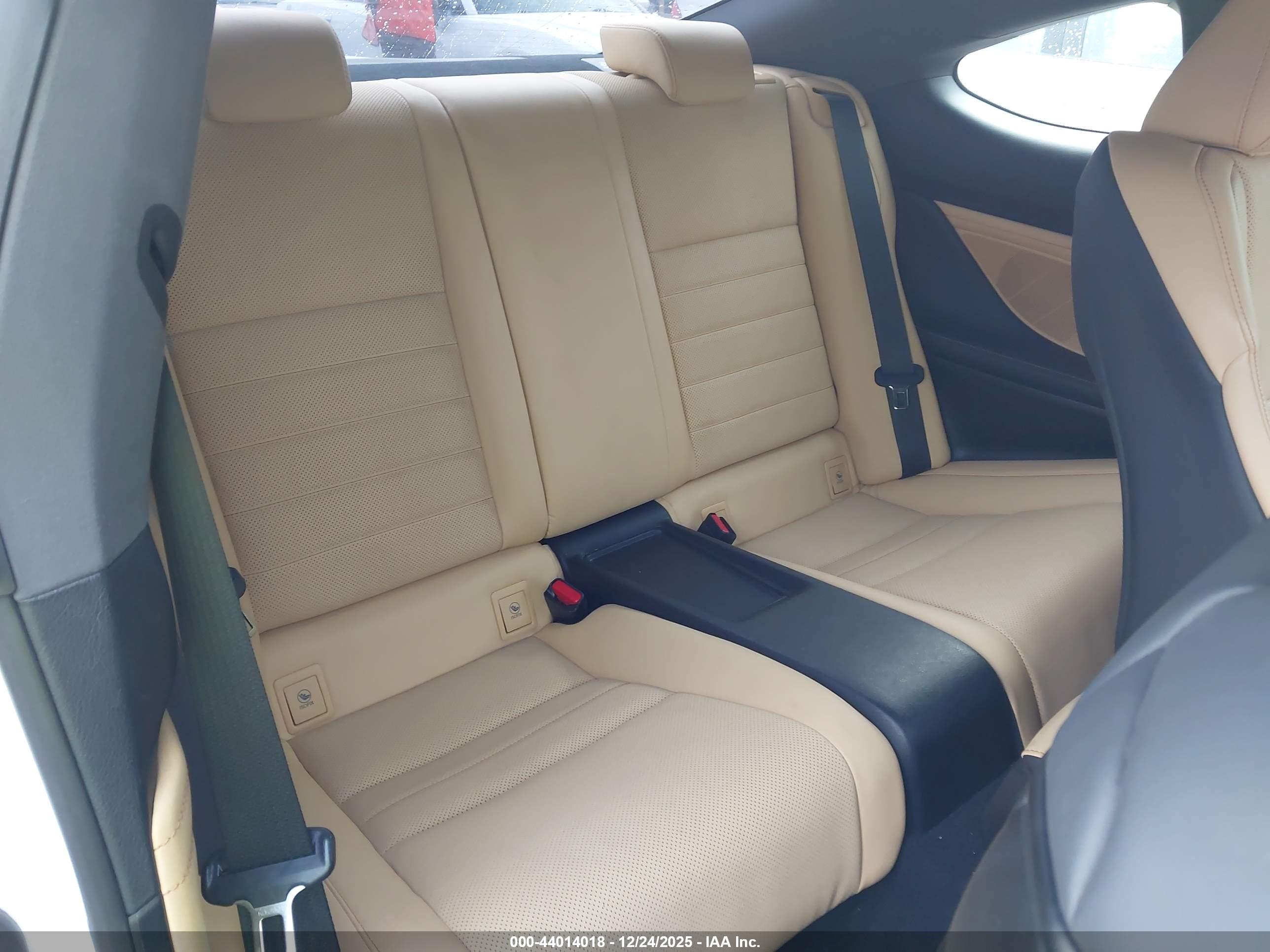 LEXUS RC image 8