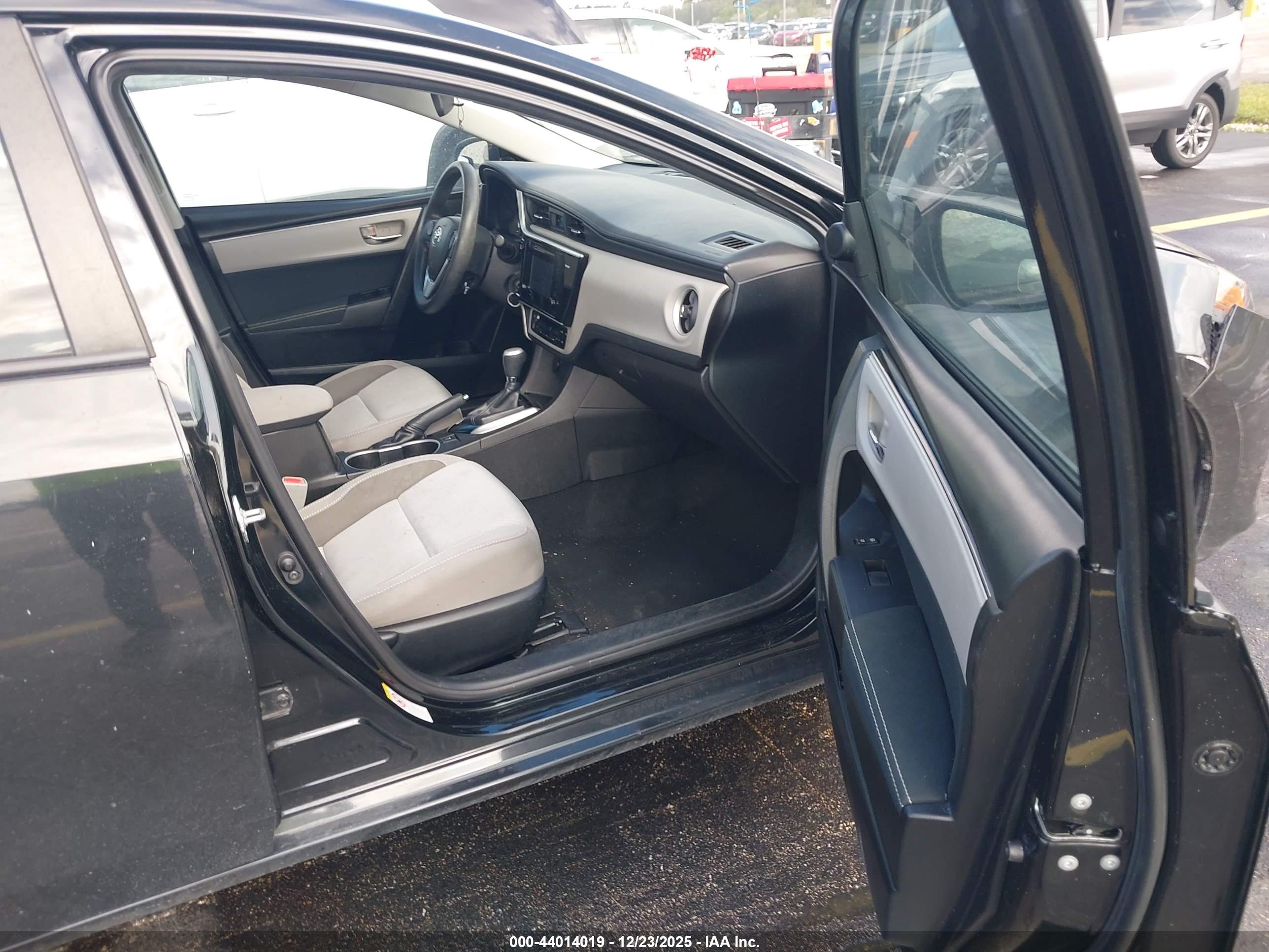 TOYOTA COROLLA image 5