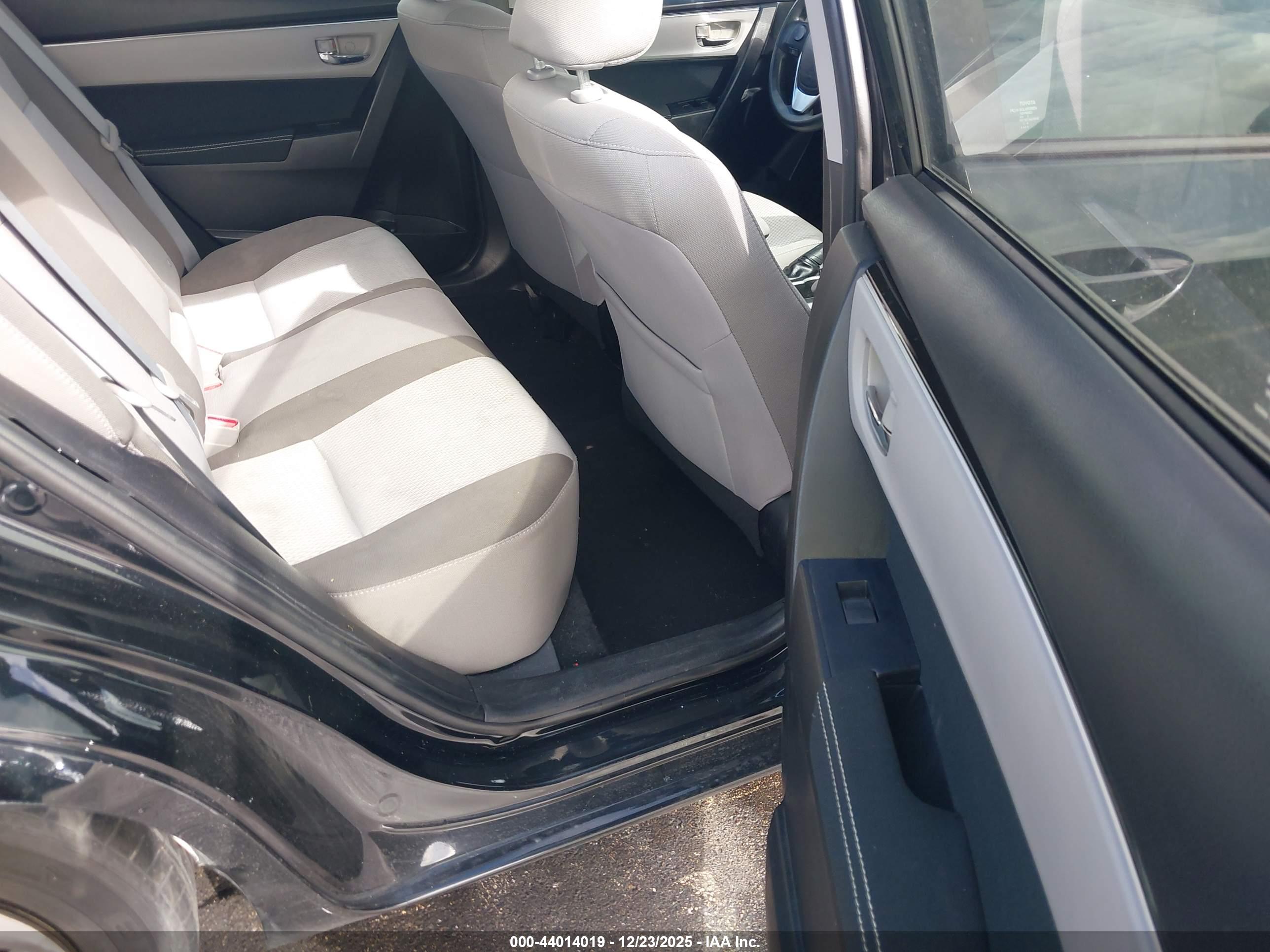 TOYOTA COROLLA image 8