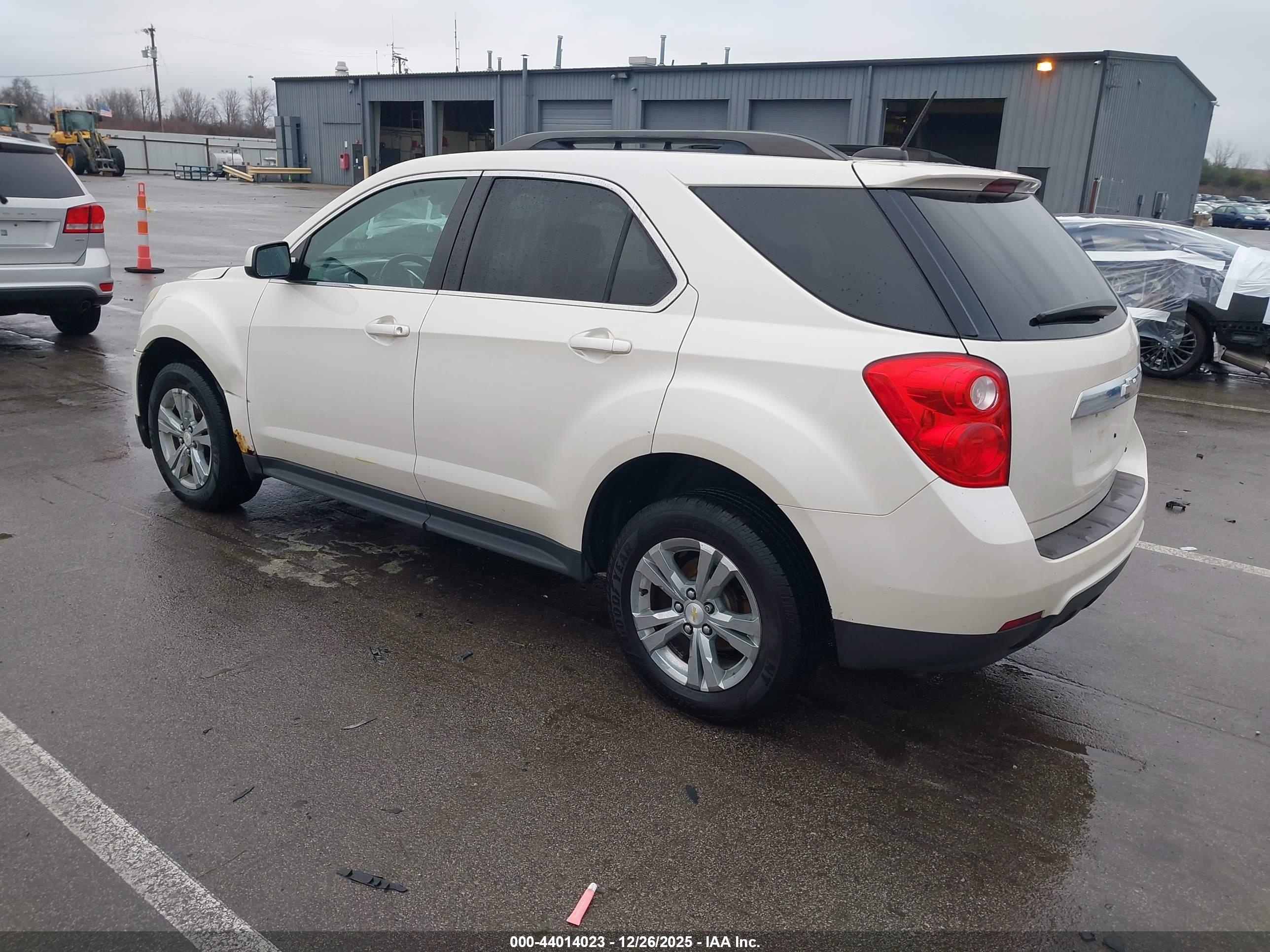 CHEVROLET EQUINOX image 3