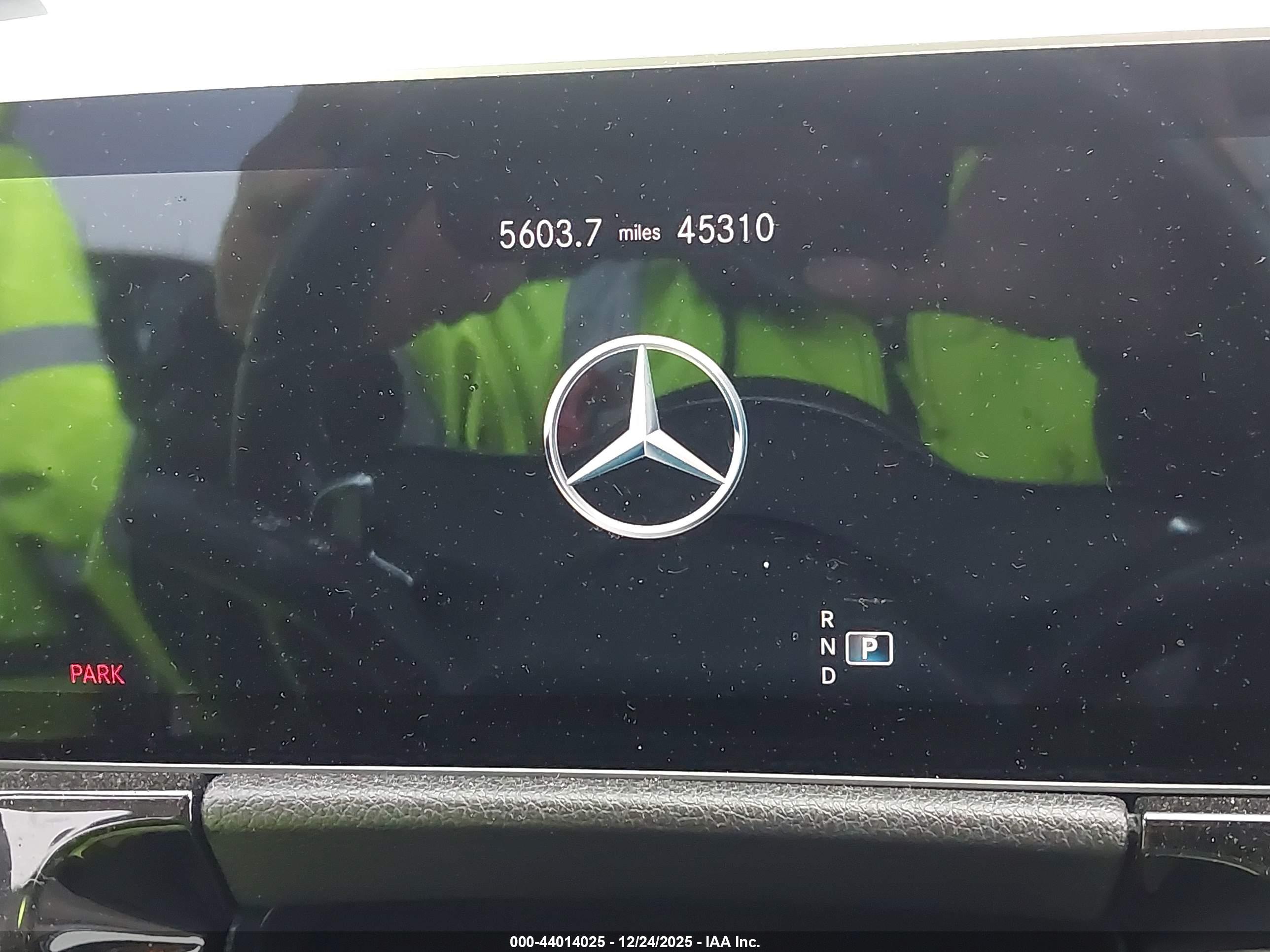 MERCEDES-BENZ GLA image 7