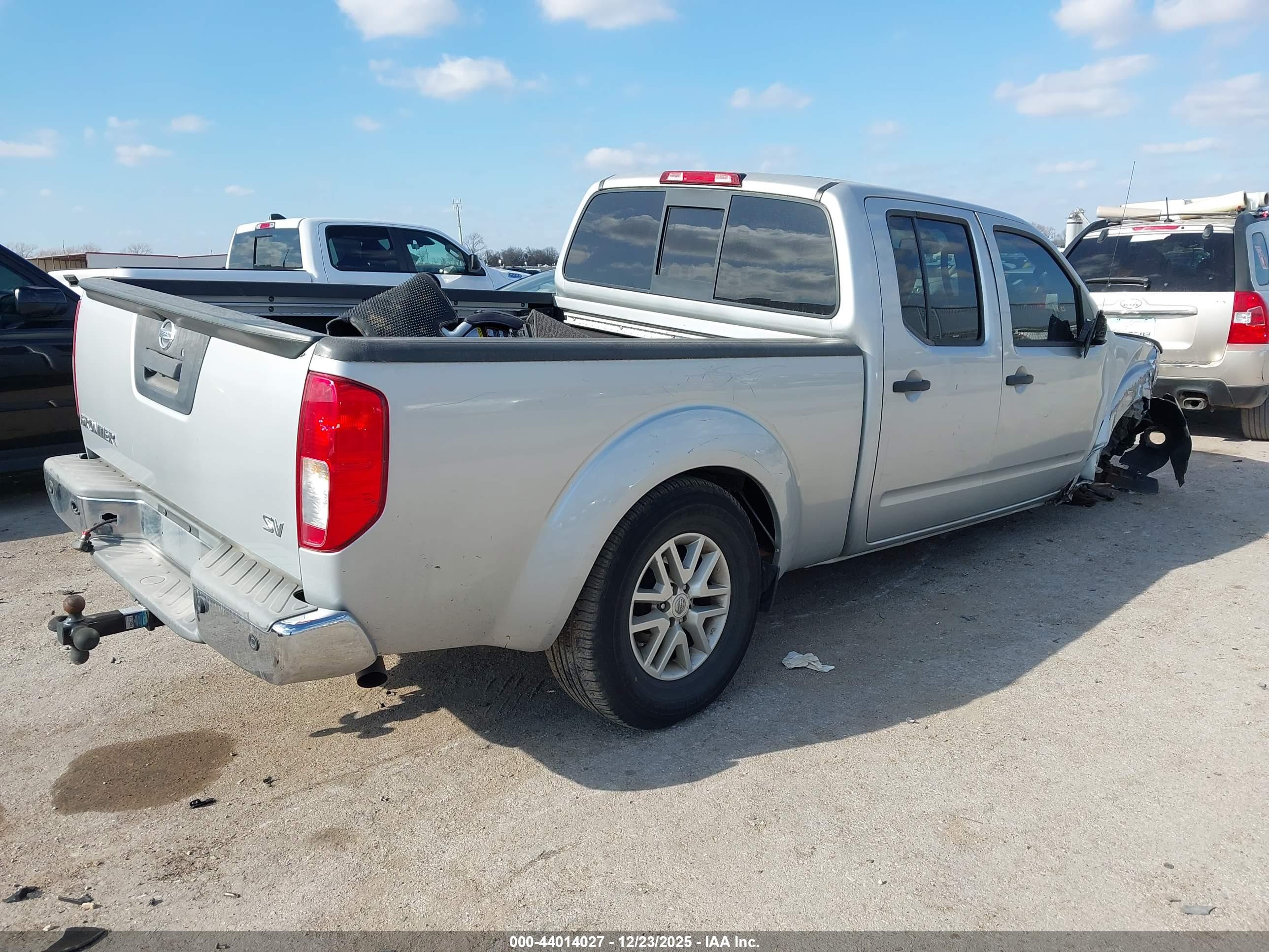 NISSAN FRONTIER image 4