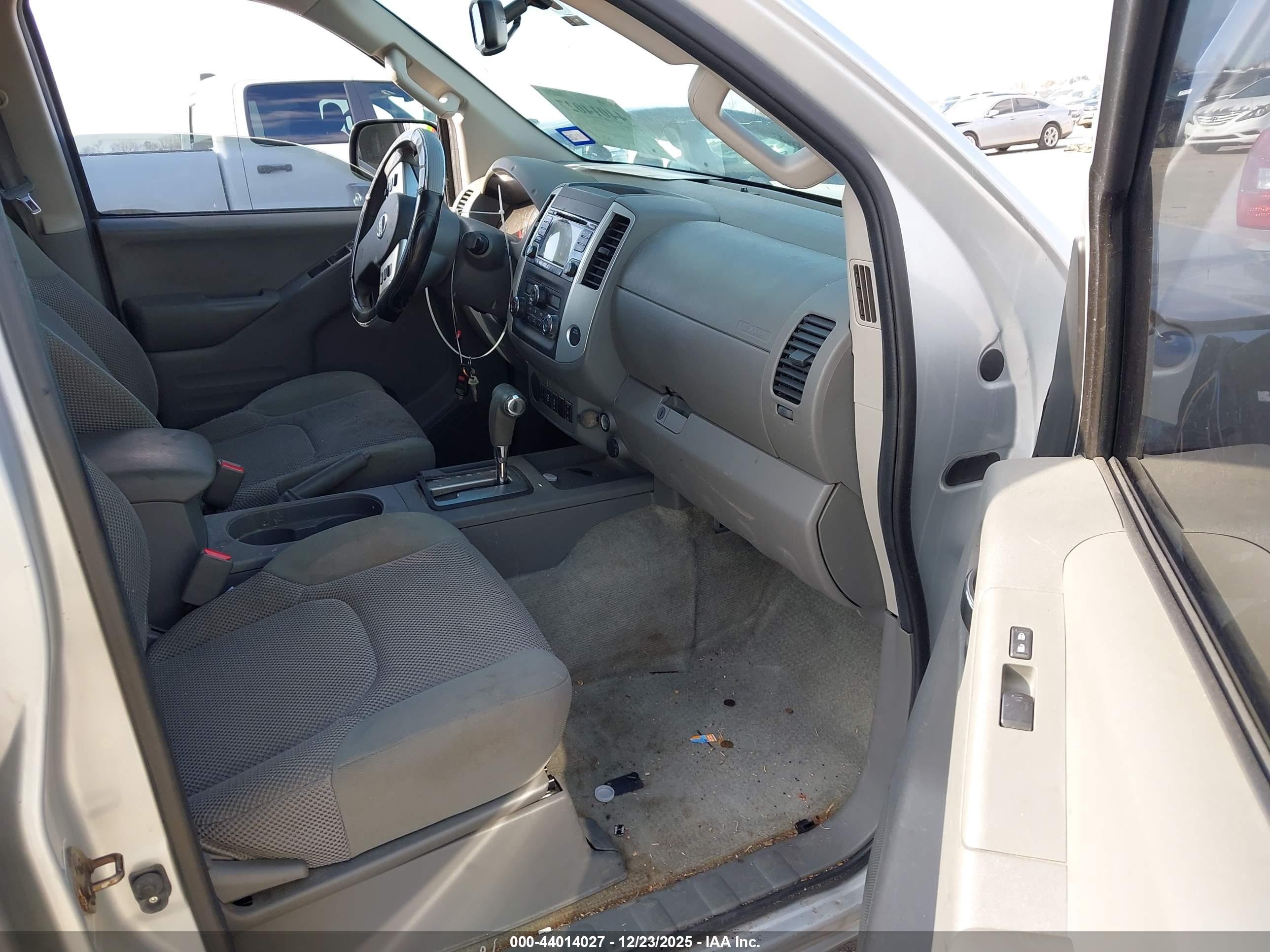 NISSAN FRONTIER image 5