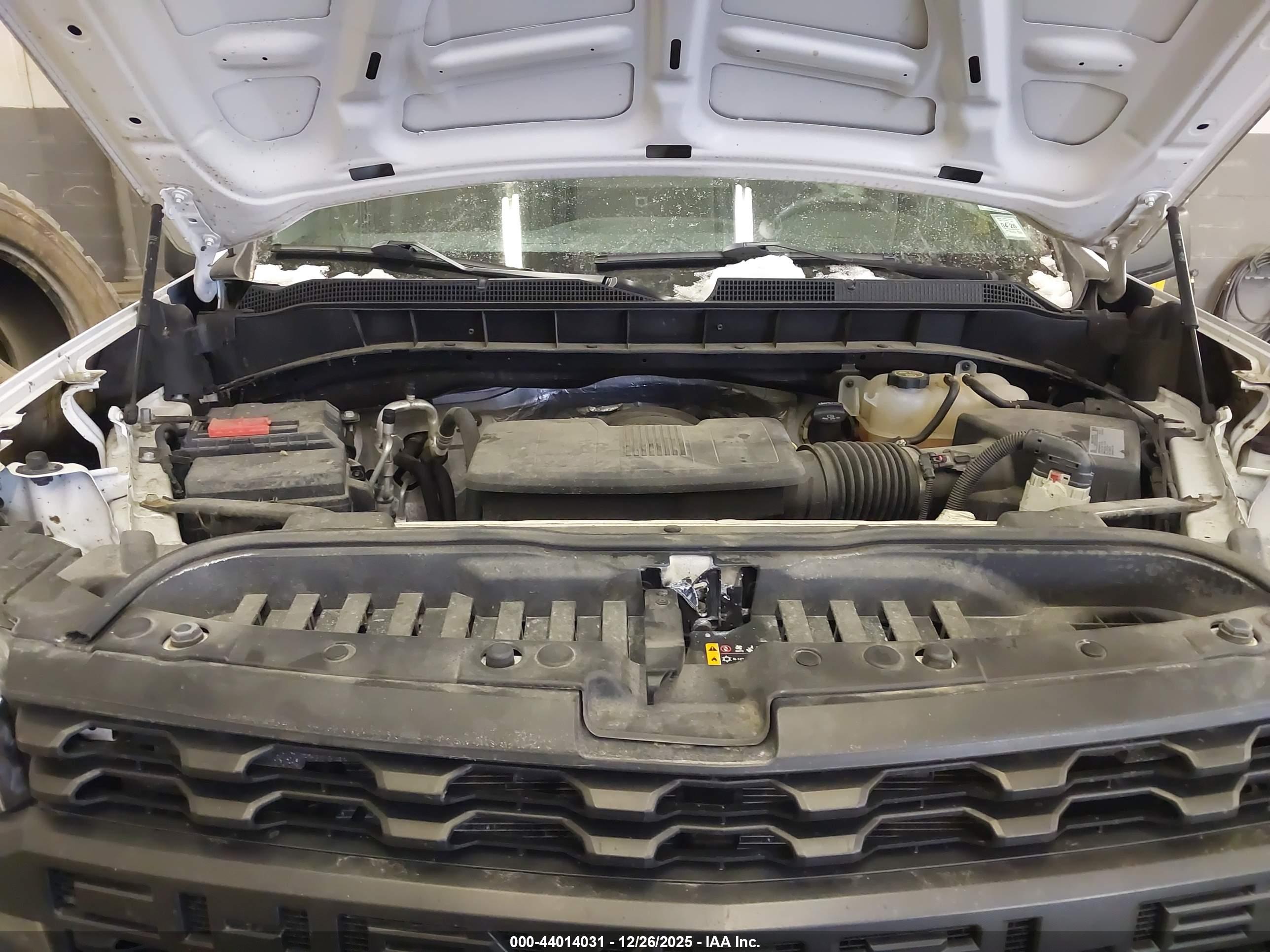 CHEVROLET SILVERADO image 10