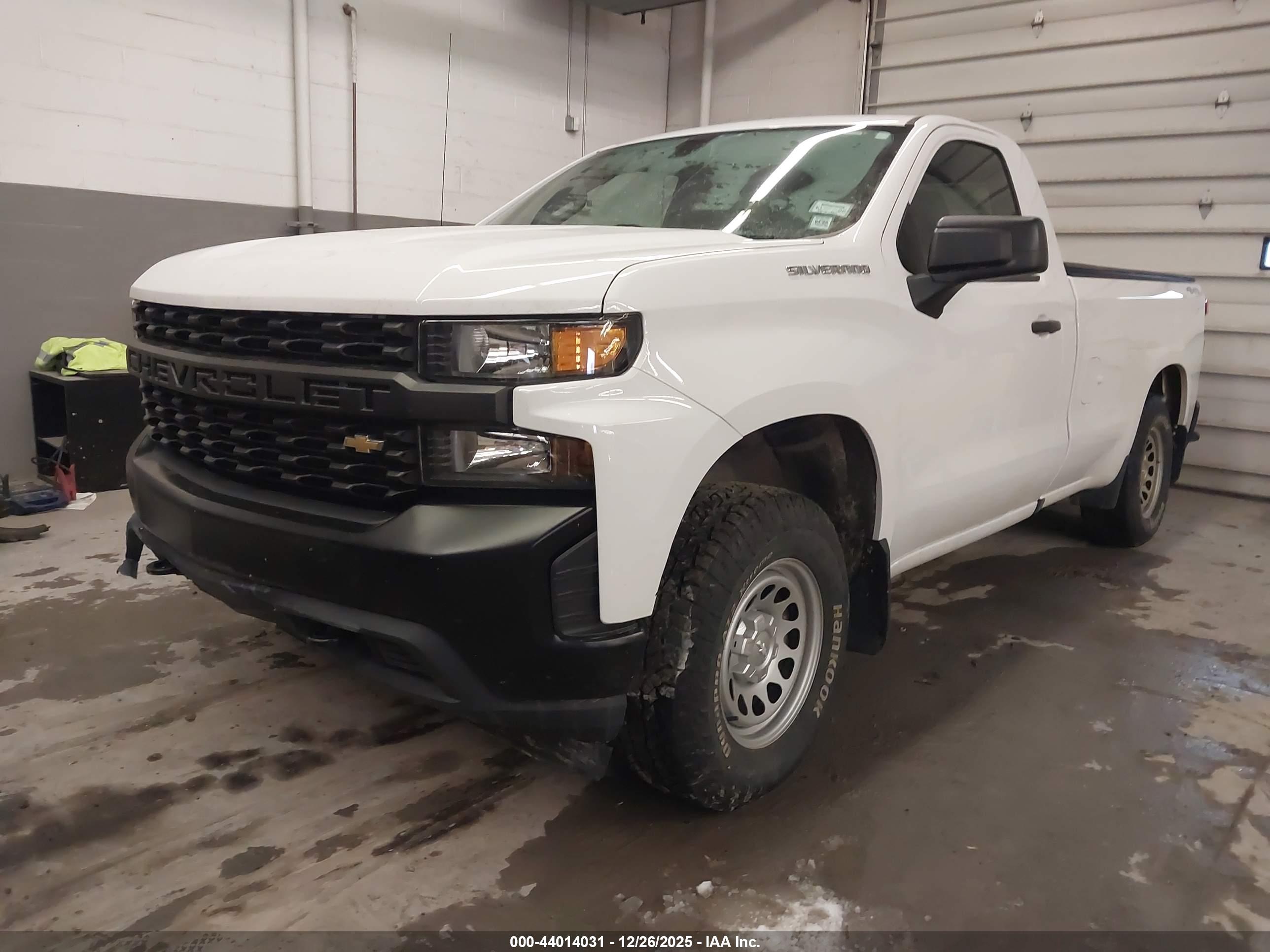 CHEVROLET SILVERADO image 2