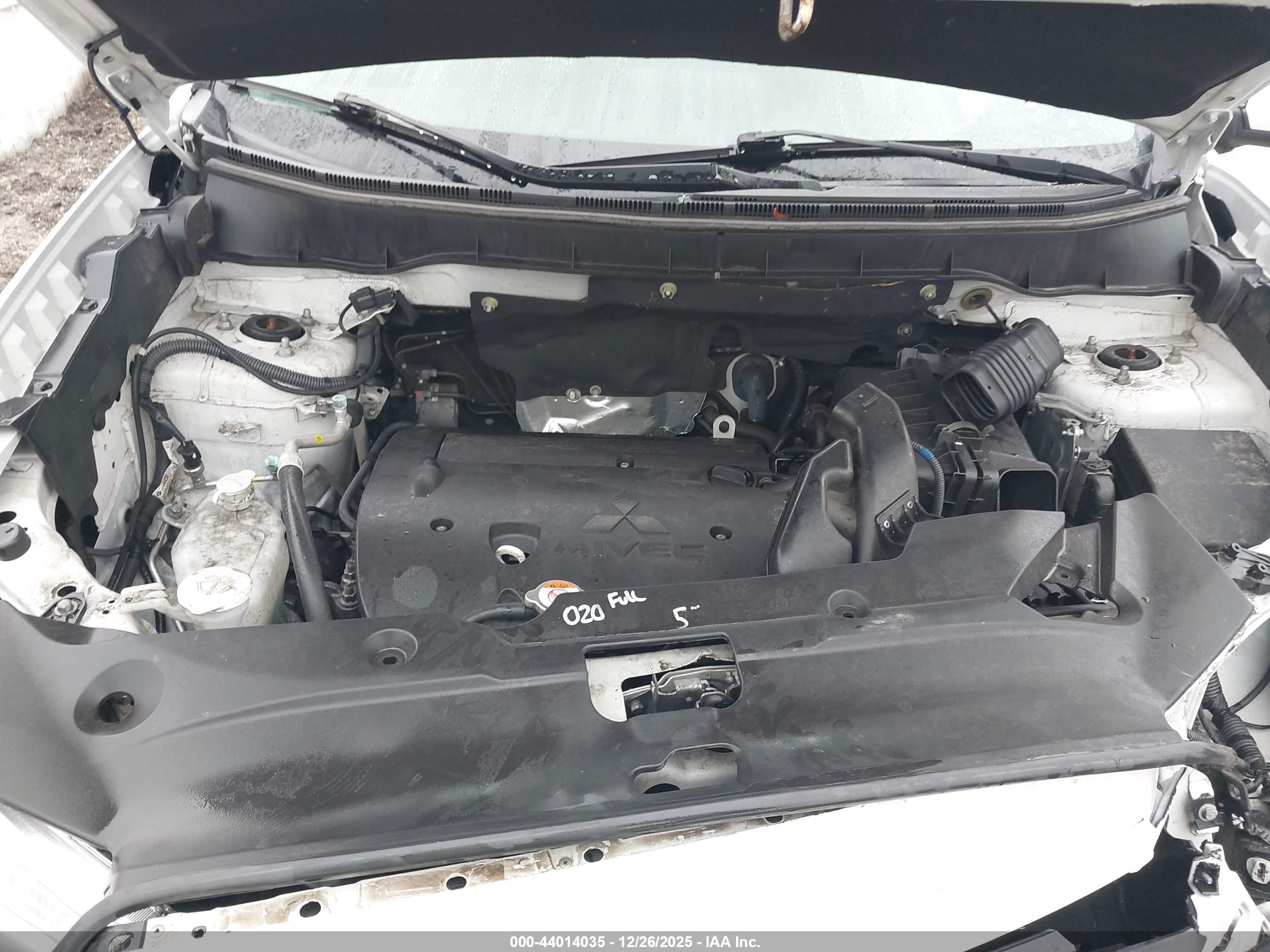 MITSUBISHI OUTLANDER image 10