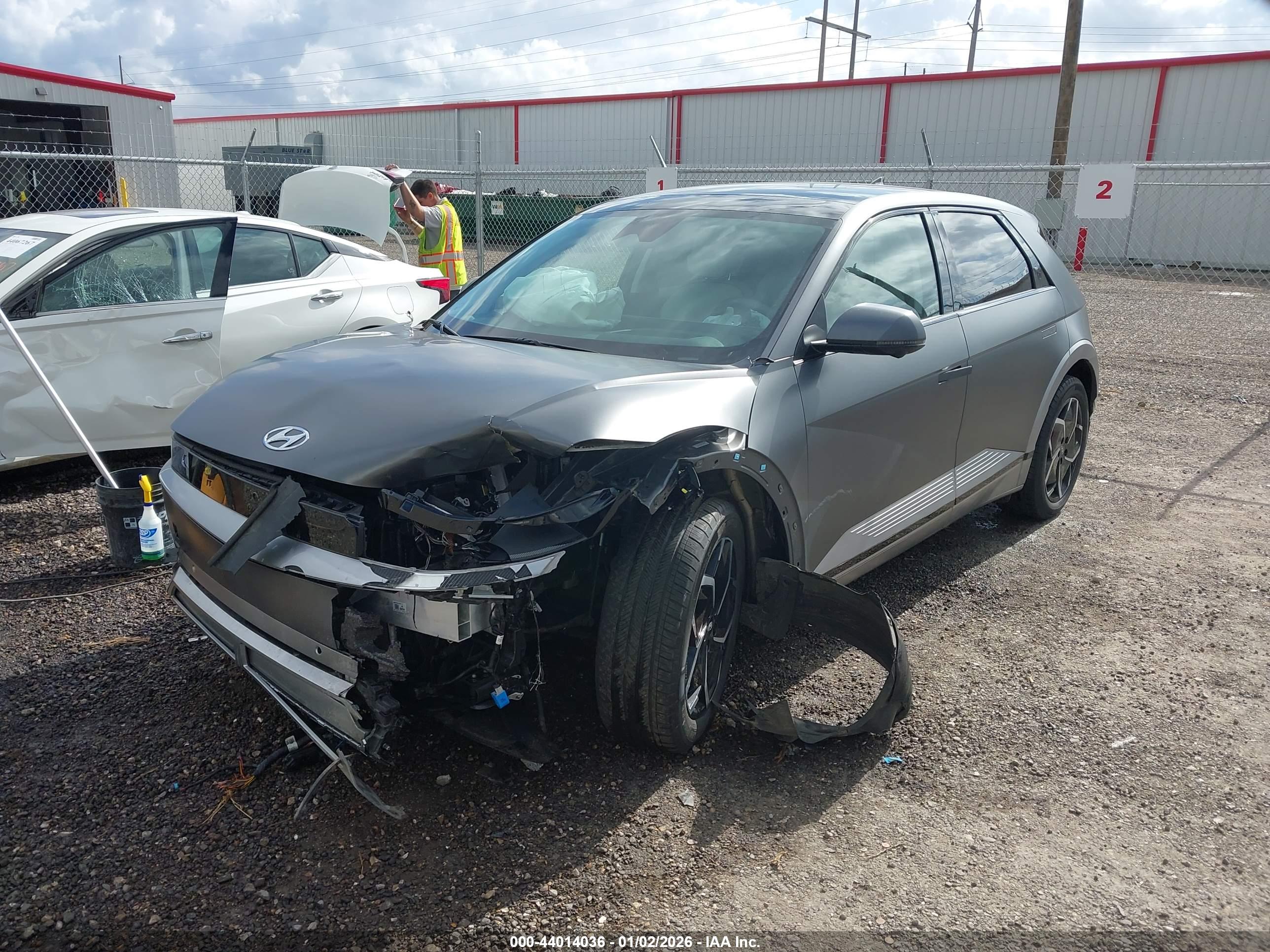 HYUNDAI IONIQ image 2