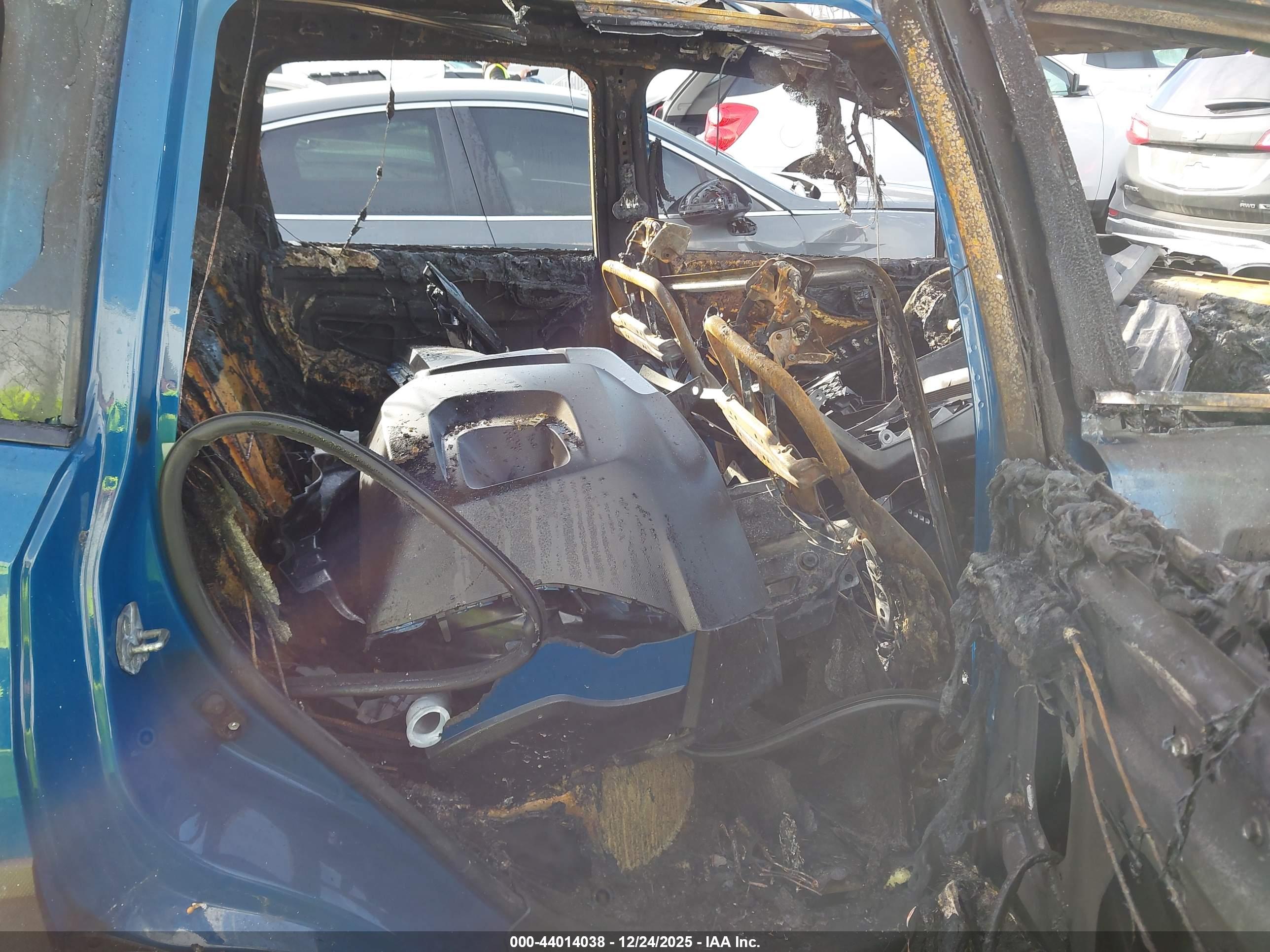 SUBARU FORESTER image 8