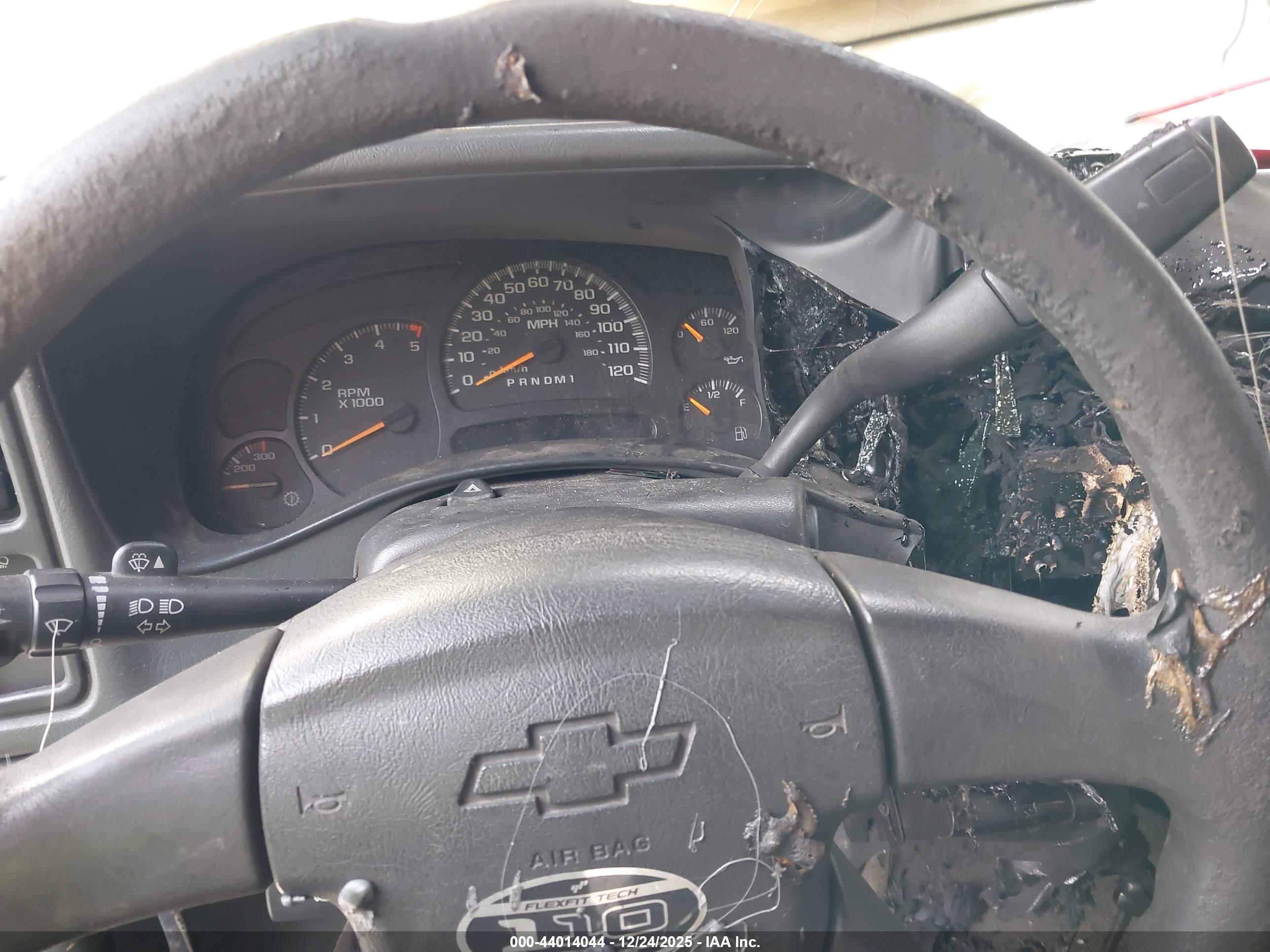 CHEVROLET SILVERADO image 7