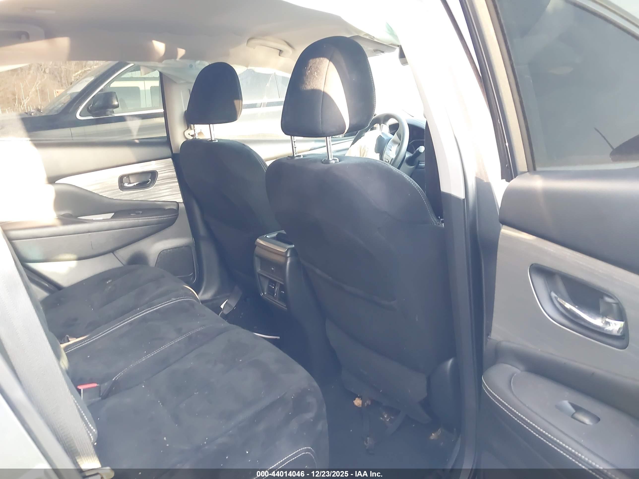 NISSAN MURANO image 8