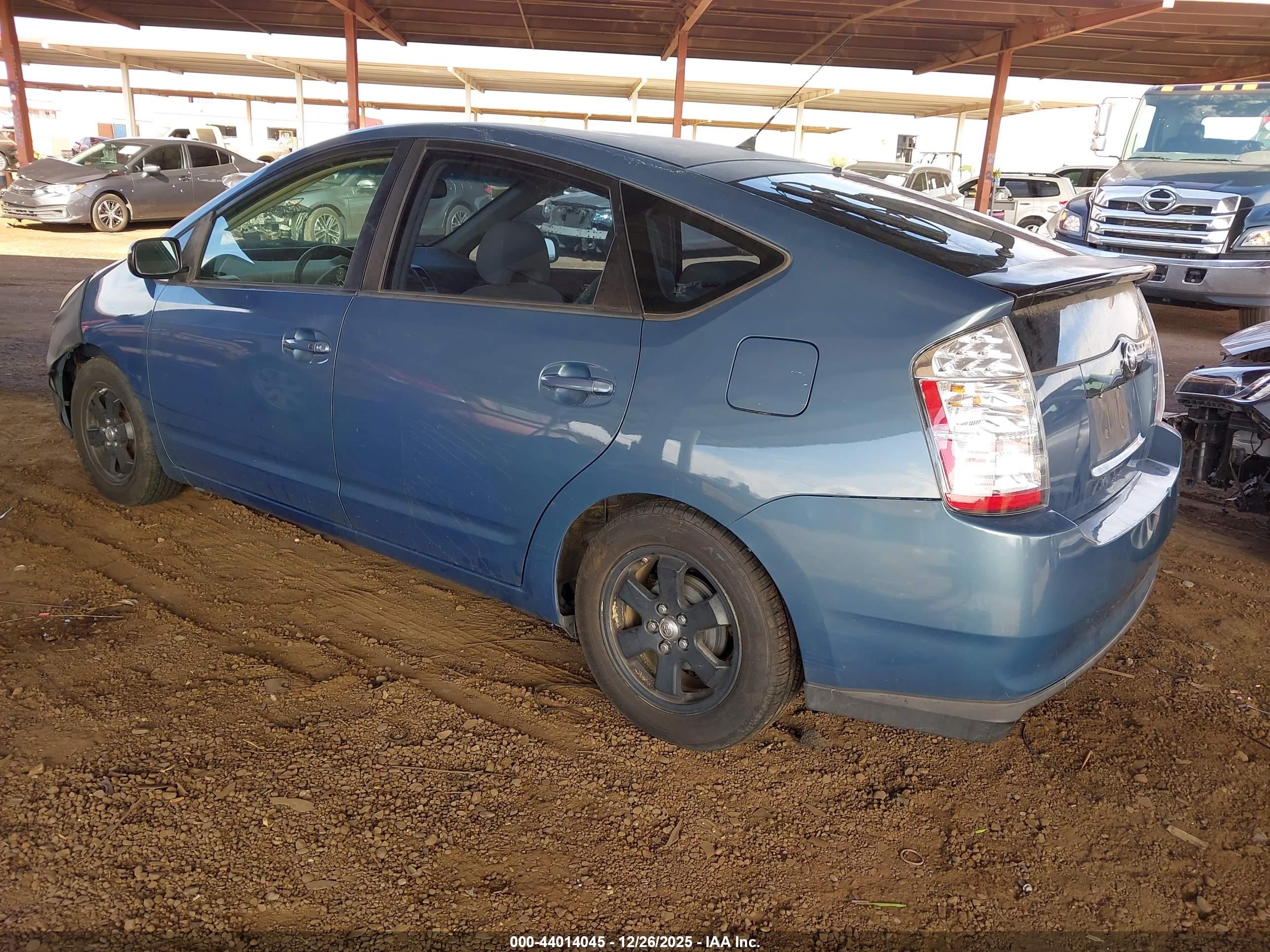 TOYOTA PRIUS image 3