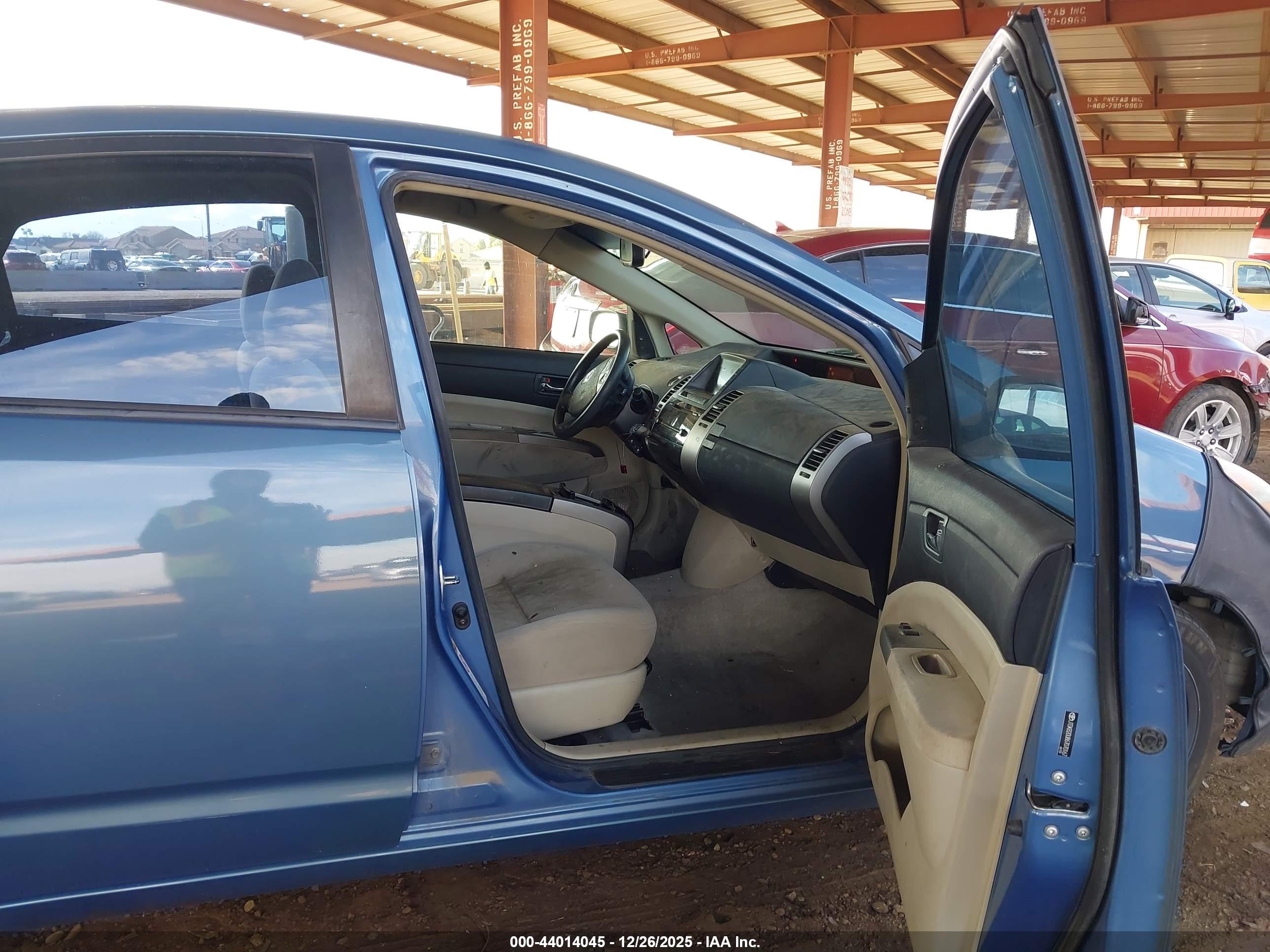 TOYOTA PRIUS image 5