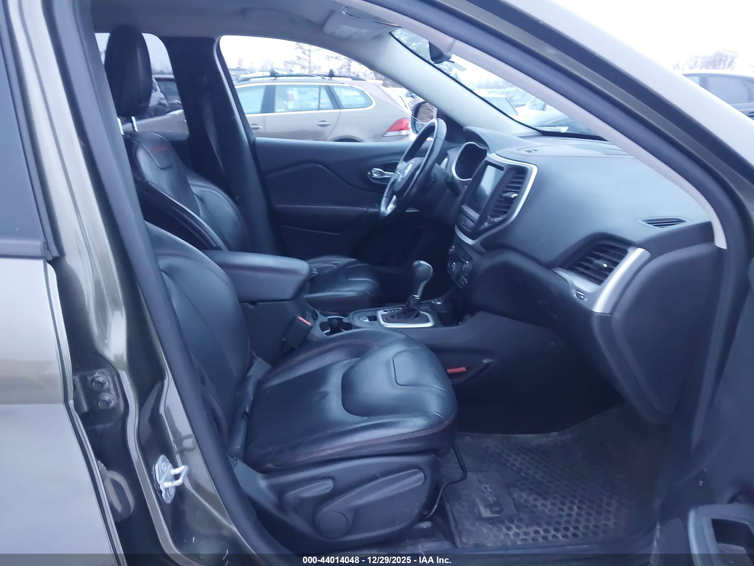 JEEP CHEROKEE image 5