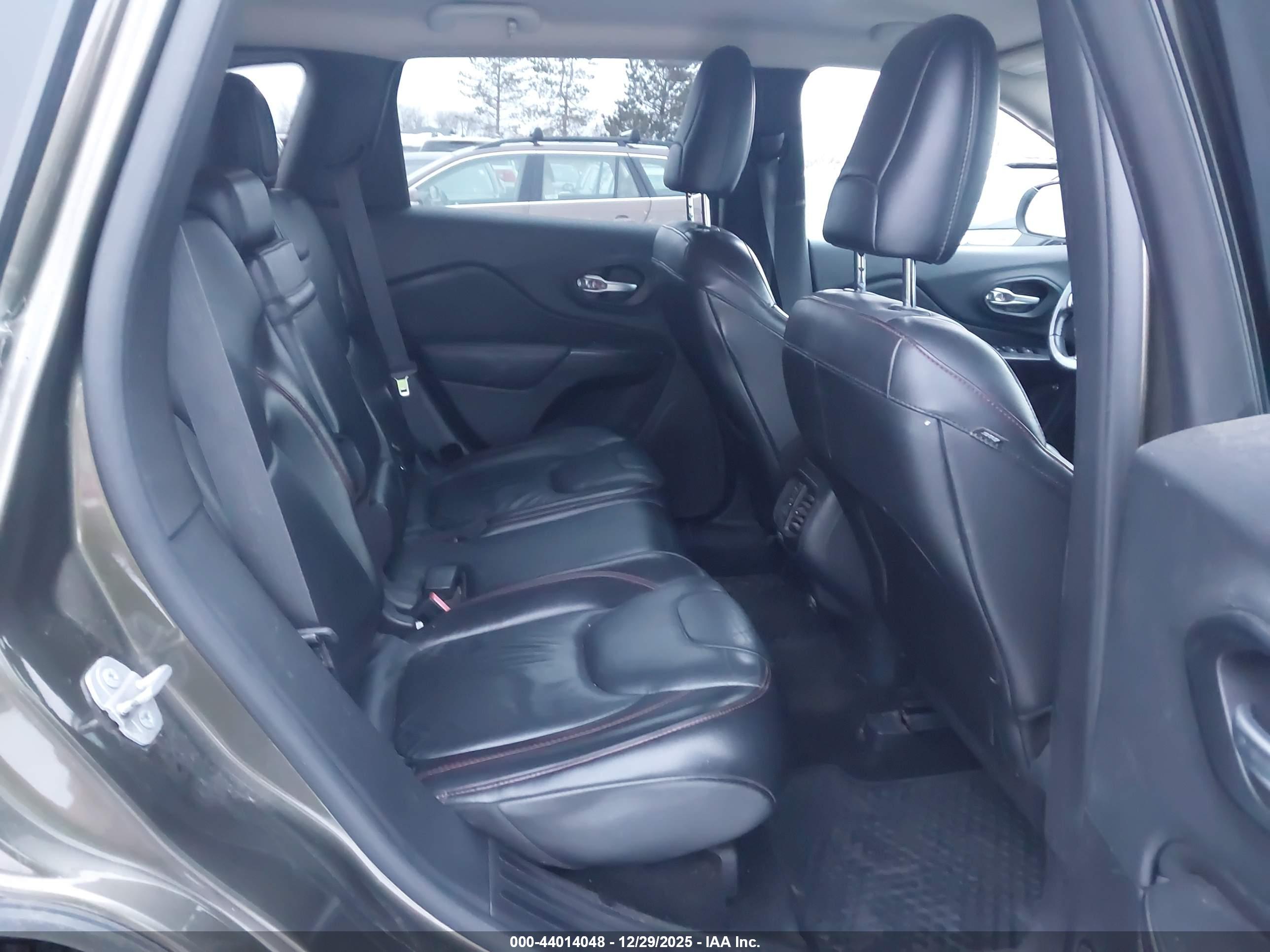 JEEP CHEROKEE image 8