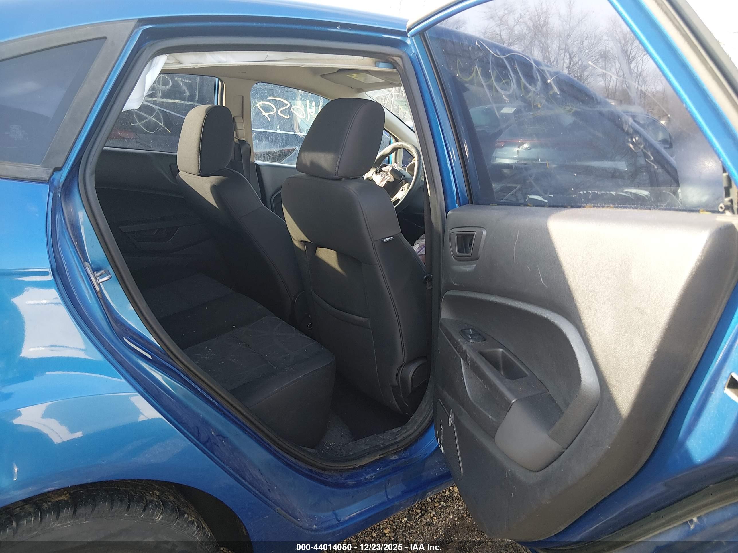 FORD FIESTA image 8