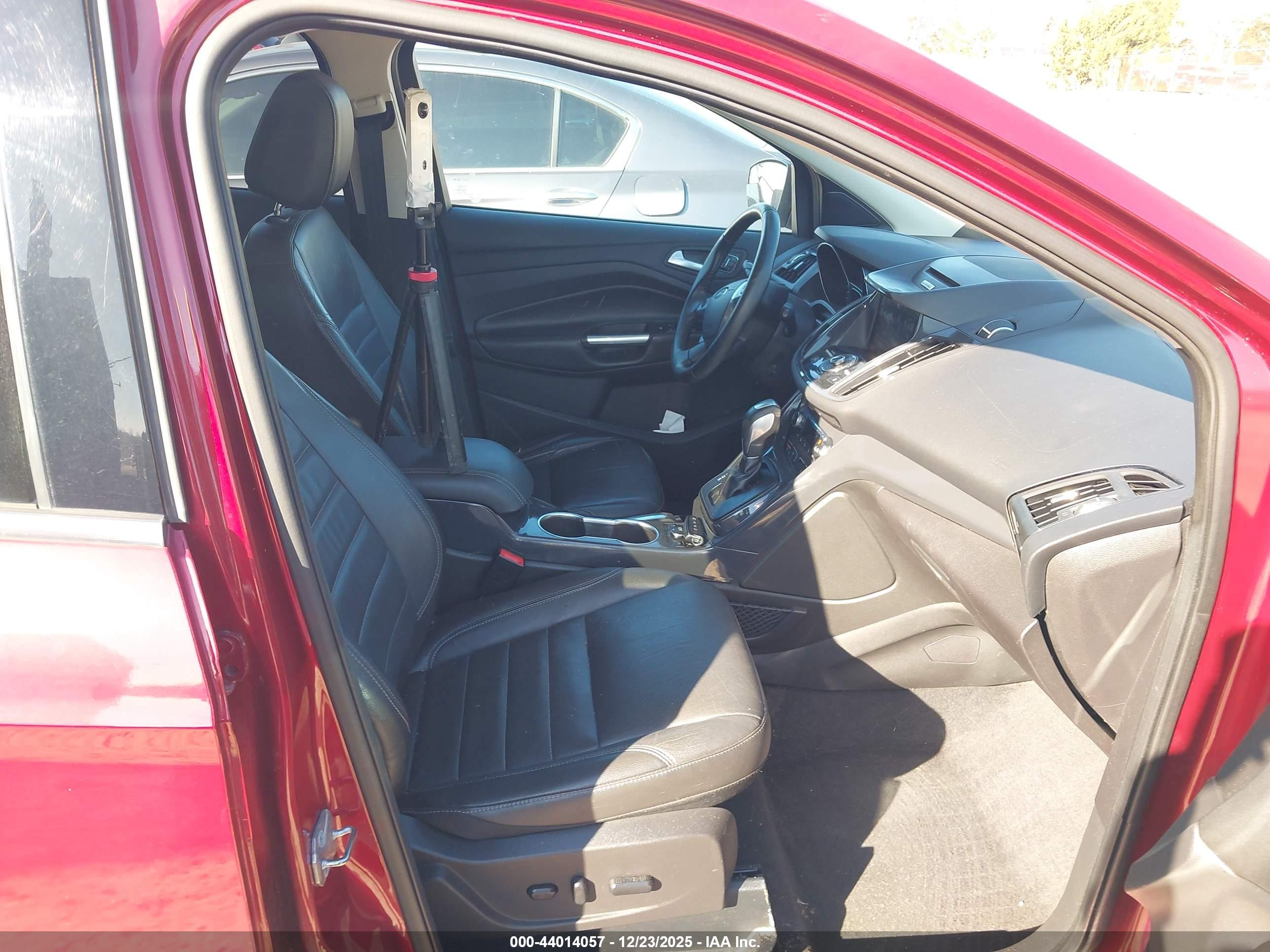 FORD ESCAPE image 5