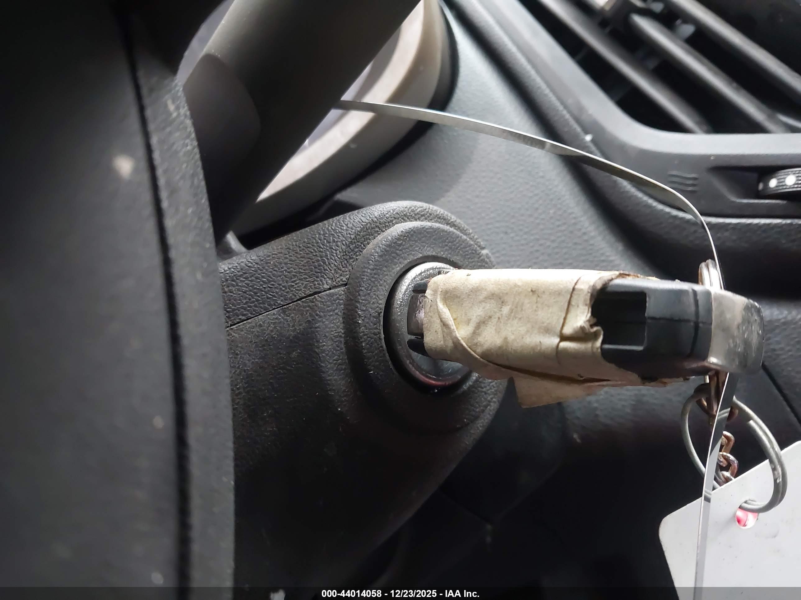 CHEVROLET EQUINOX image 11