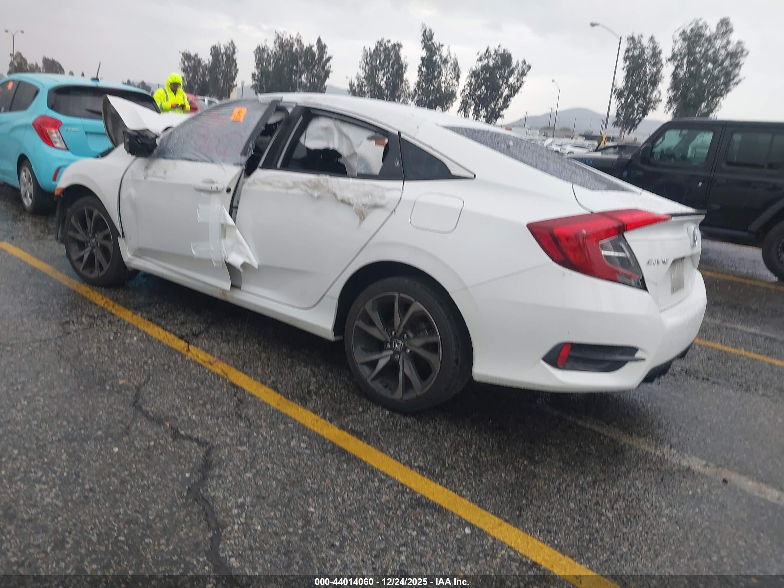 HONDA CIVIC image 3